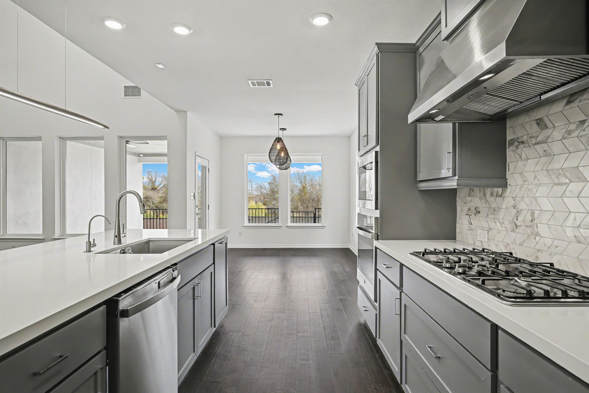 424 Spindrift Ln, Leander, TX 78641