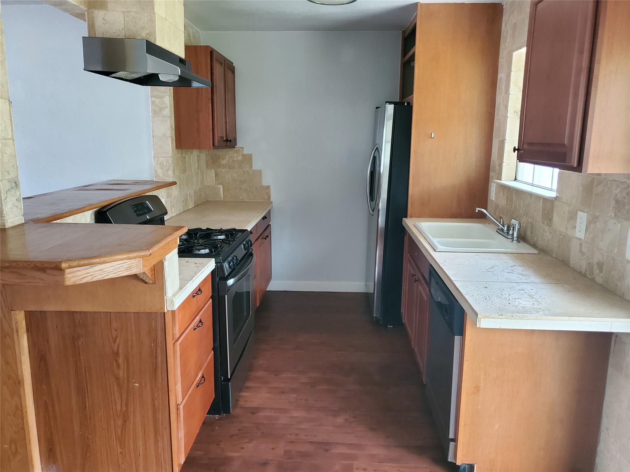 807 Fernwood Cv, Round Rock, TX 78664