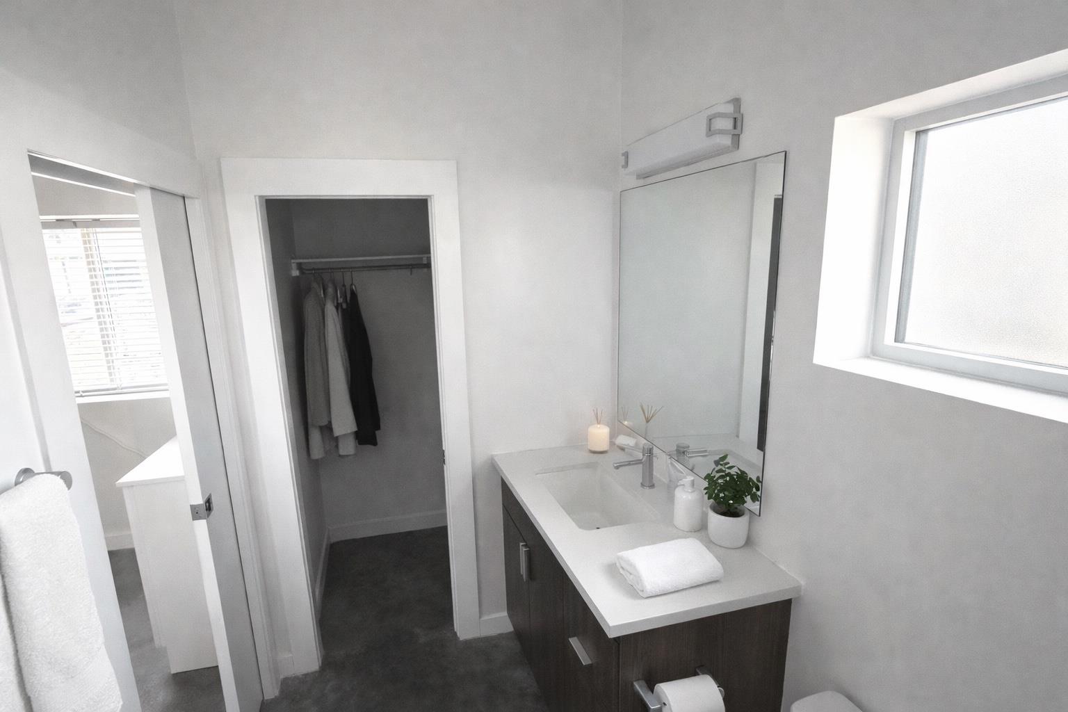 1155 Perry Rd # B, Austin, TX 78721