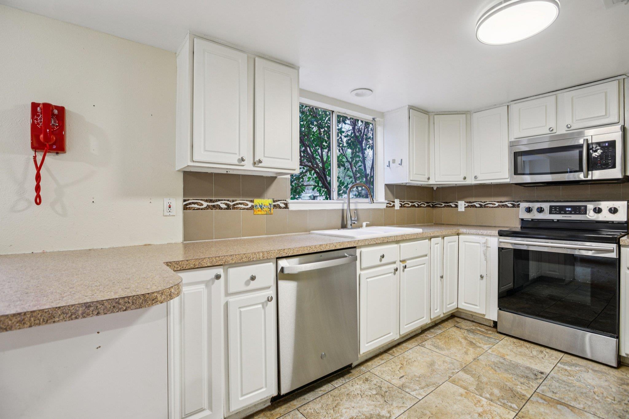 12019 Scribe Dr, Austin, TX 78759