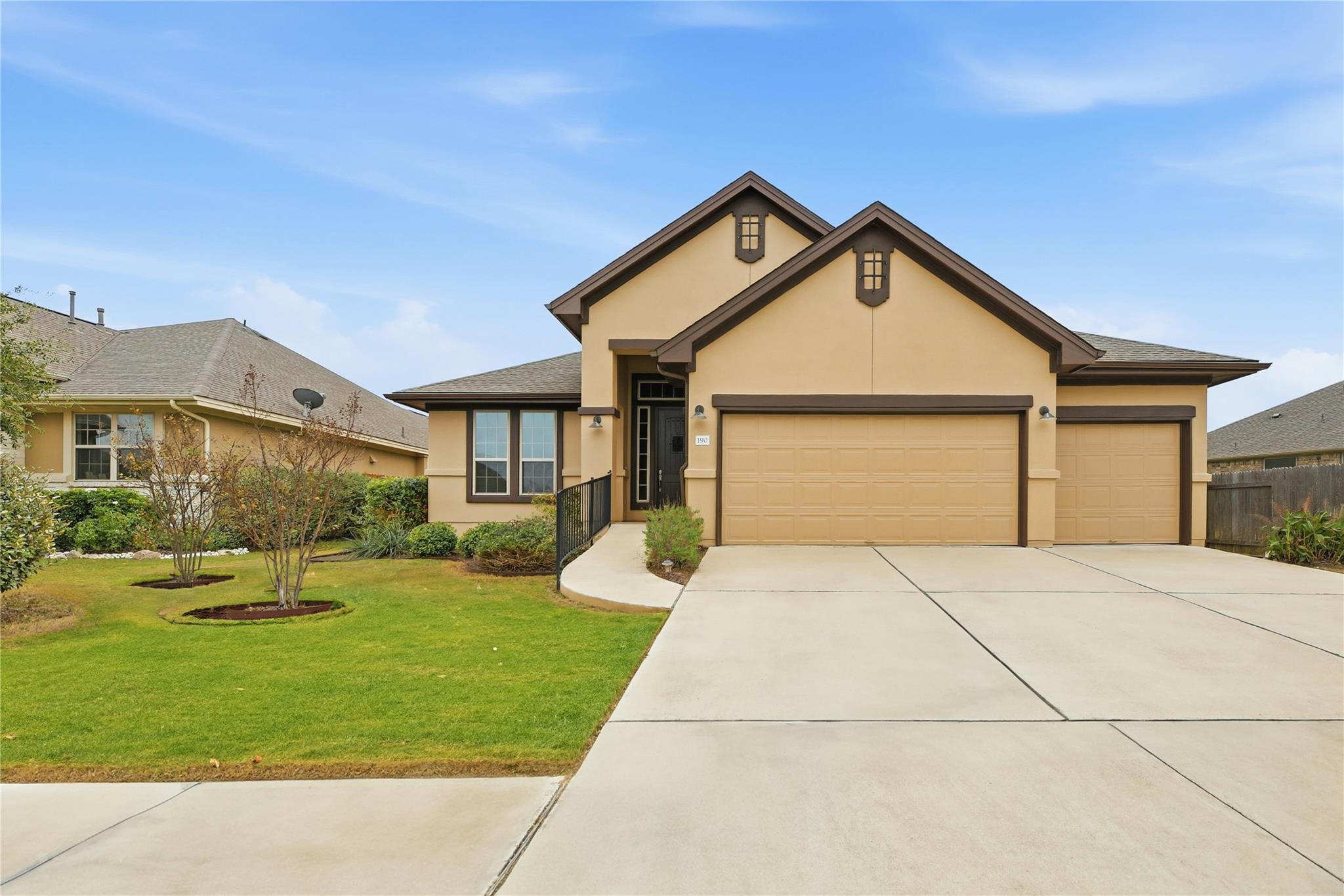 190 N Sage Holw, Dripping Springs, TX 78620