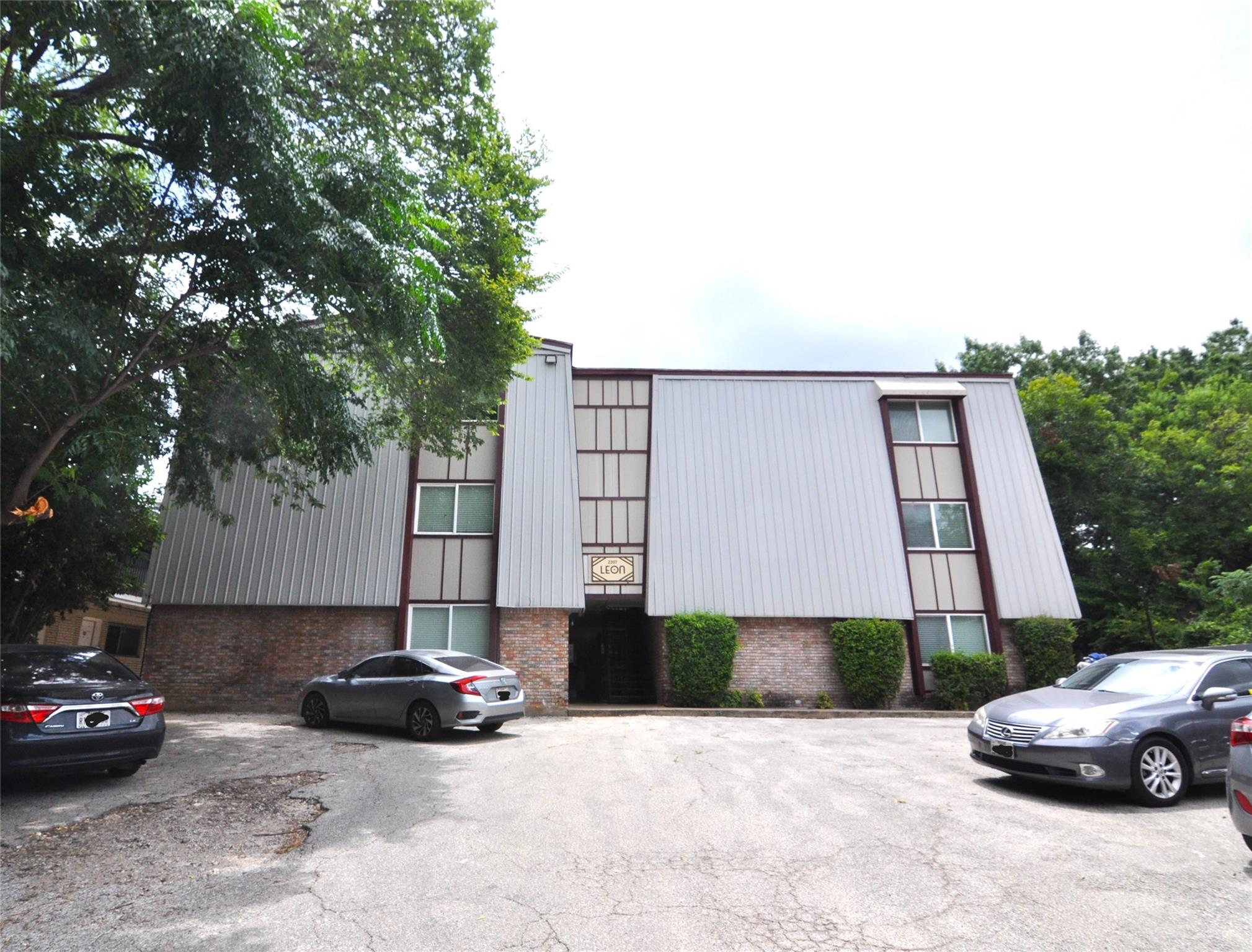 2207 Leon St # 201, Austin, TX 78705