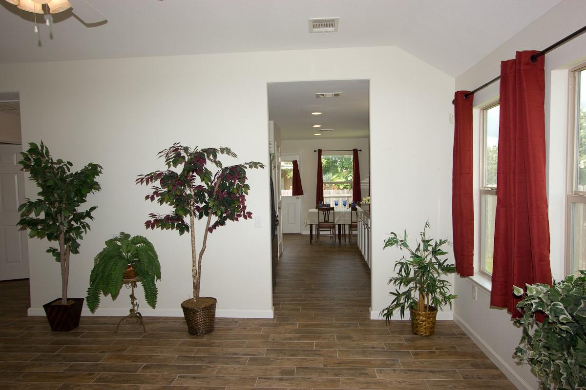 7304 S Glenn St, Austin, TX 78744