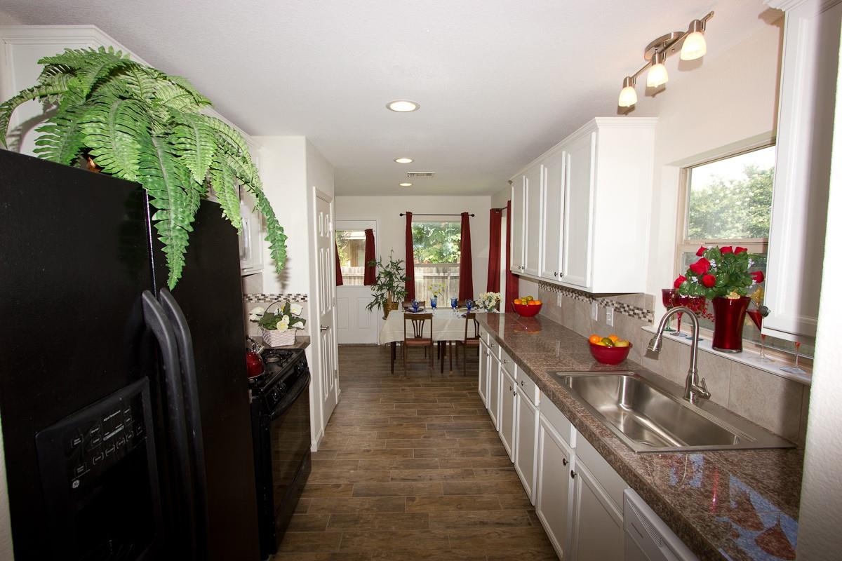 7304 S Glenn St, Austin, TX 78744