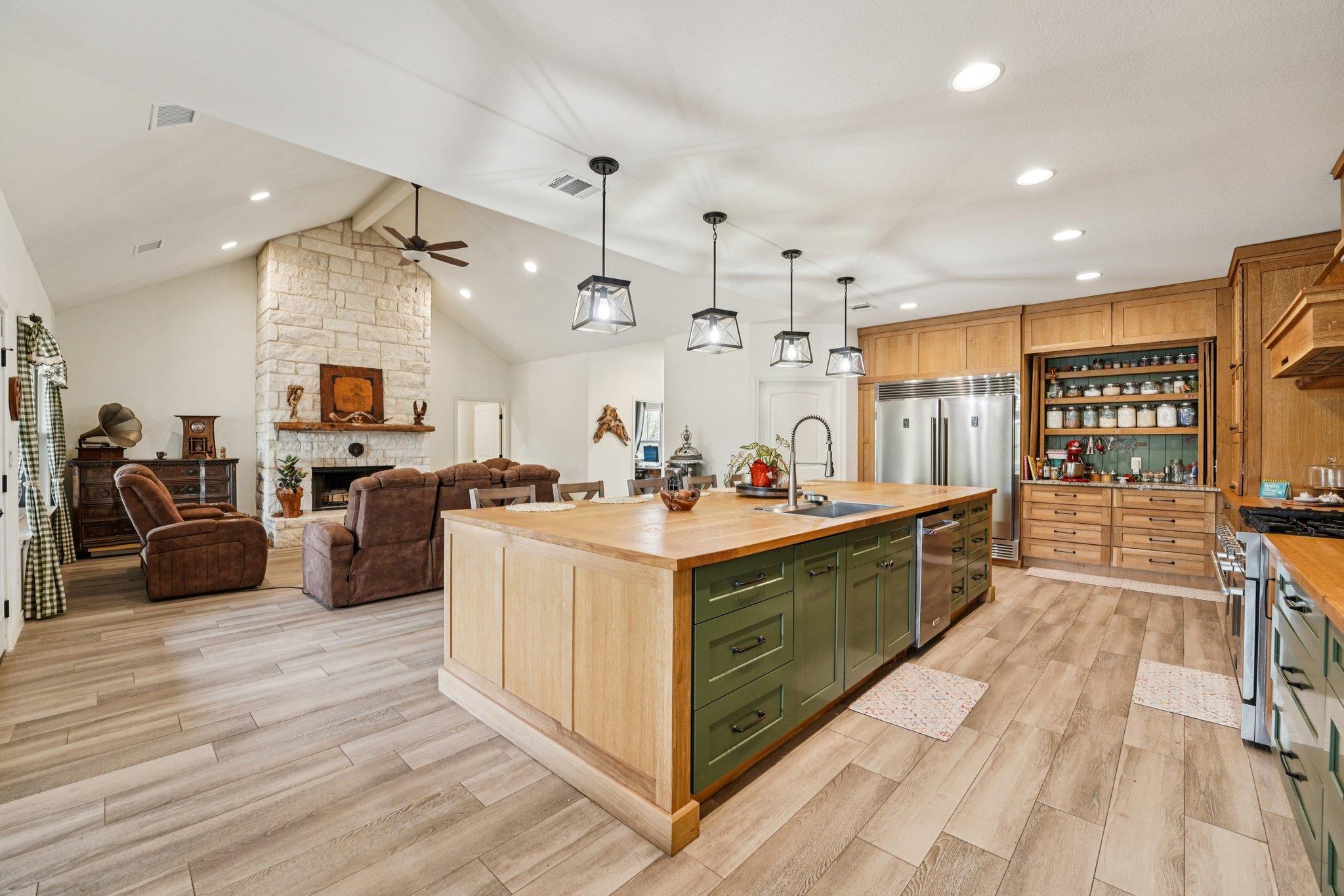 156 Three Creeks Dr, Bertram, TX 78605