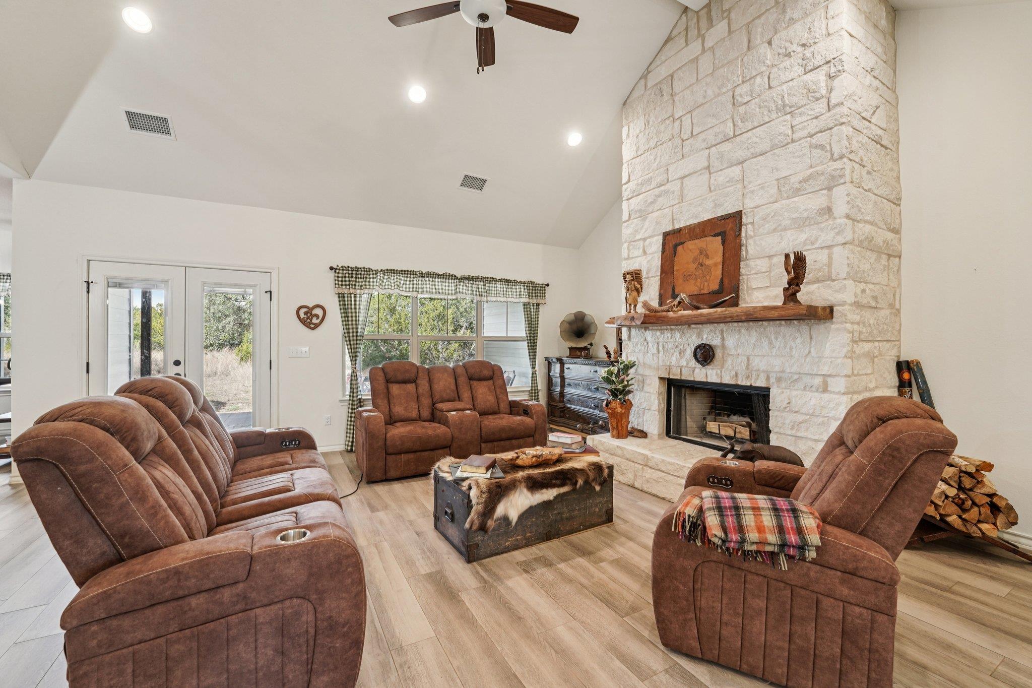 156 Three Creeks Dr, Bertram, TX 78605