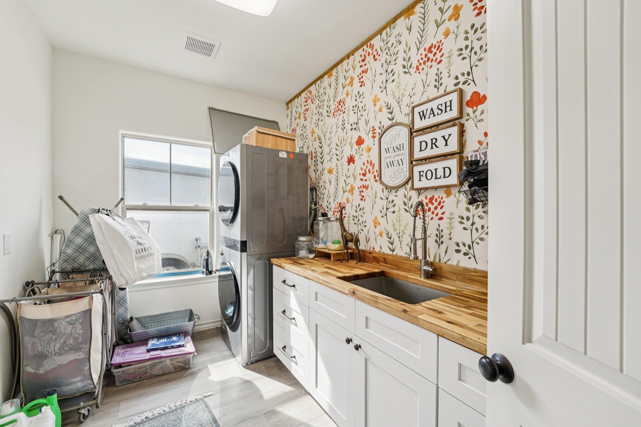 156 Three Creeks Dr, Bertram, TX 78605