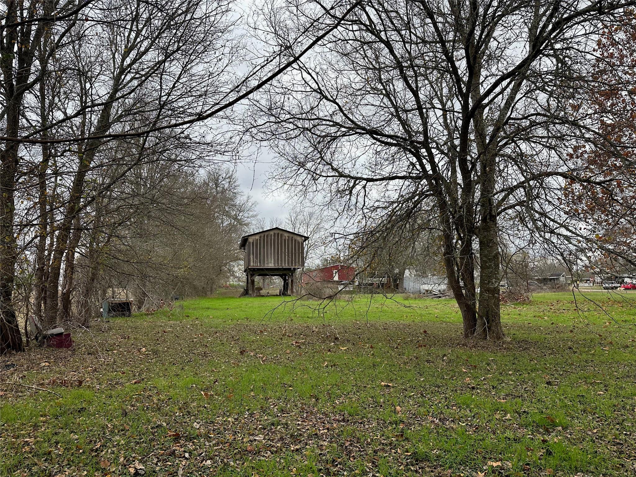 429 Hidden Shores Rd, Smithville, TX 78957