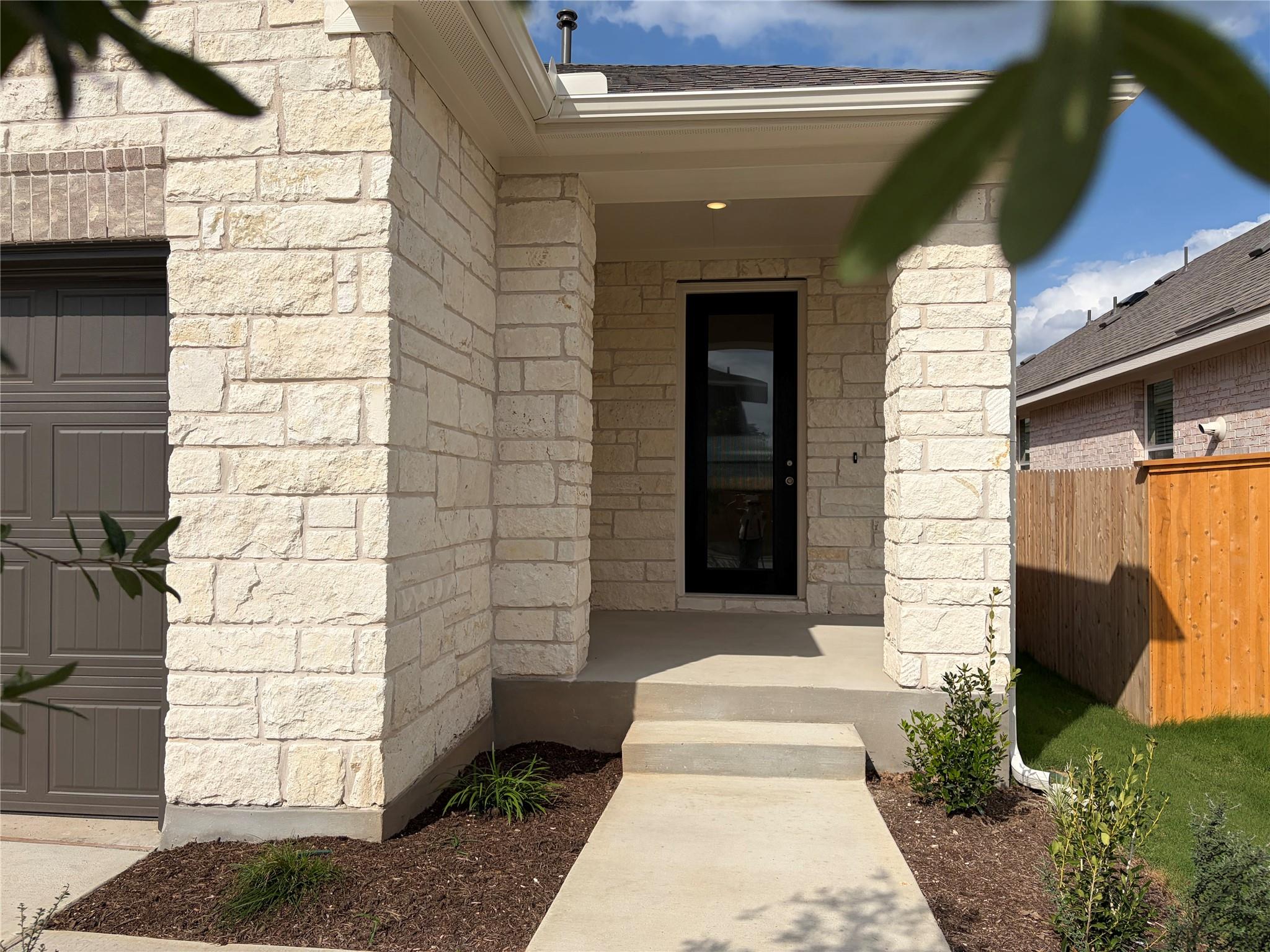 109 Knockout Rose Dr, San Marcos, TX 78666