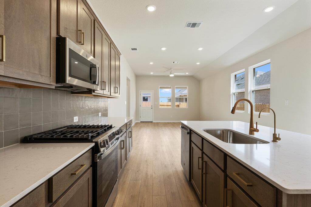 109 Knockout Rose Dr, San Marcos, TX 78666