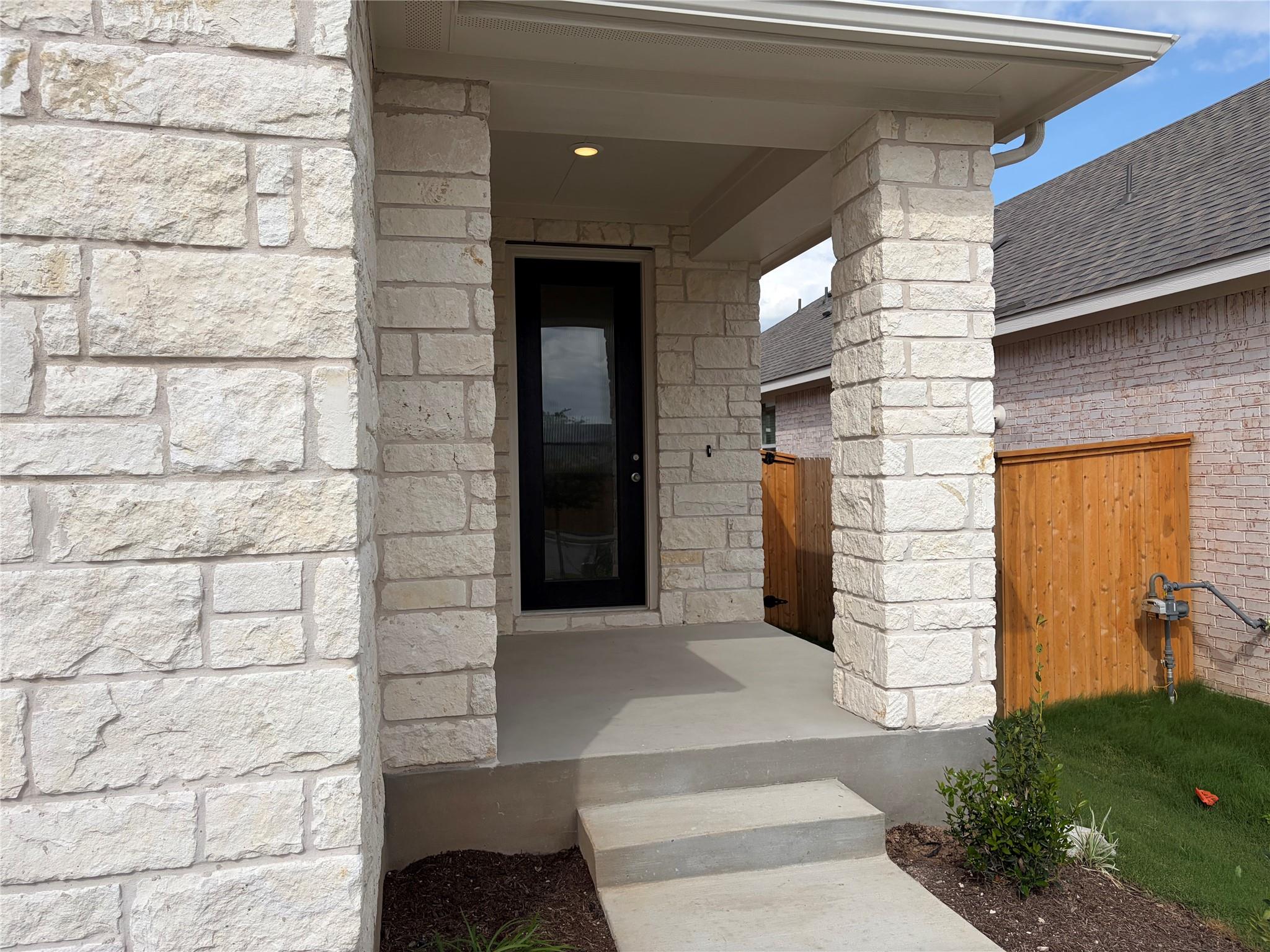 109 Knockout Rose Dr, San Marcos, TX 78666