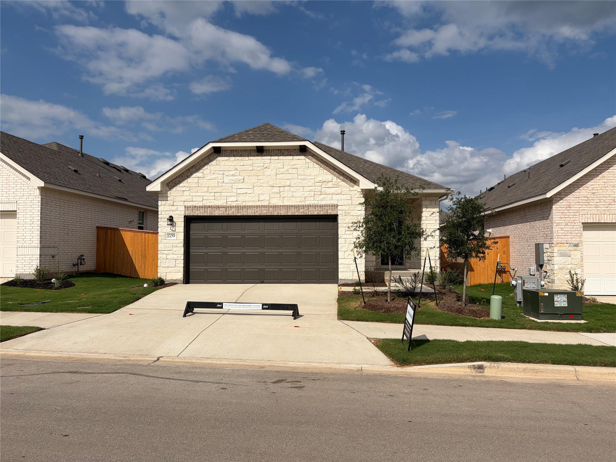 109 Knockout Rose Dr, San Marcos, TX 78666