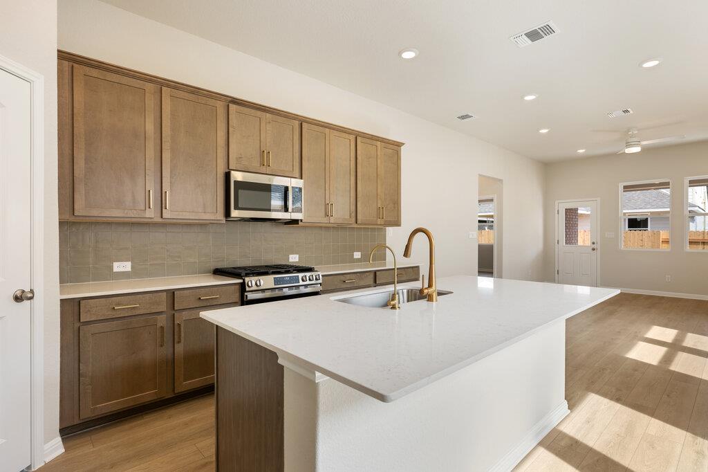 109 Knockout Rose Dr, San Marcos, TX 78666