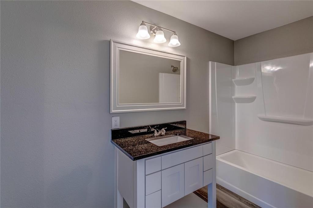 623 N Main St, Rockdale, TX 76567