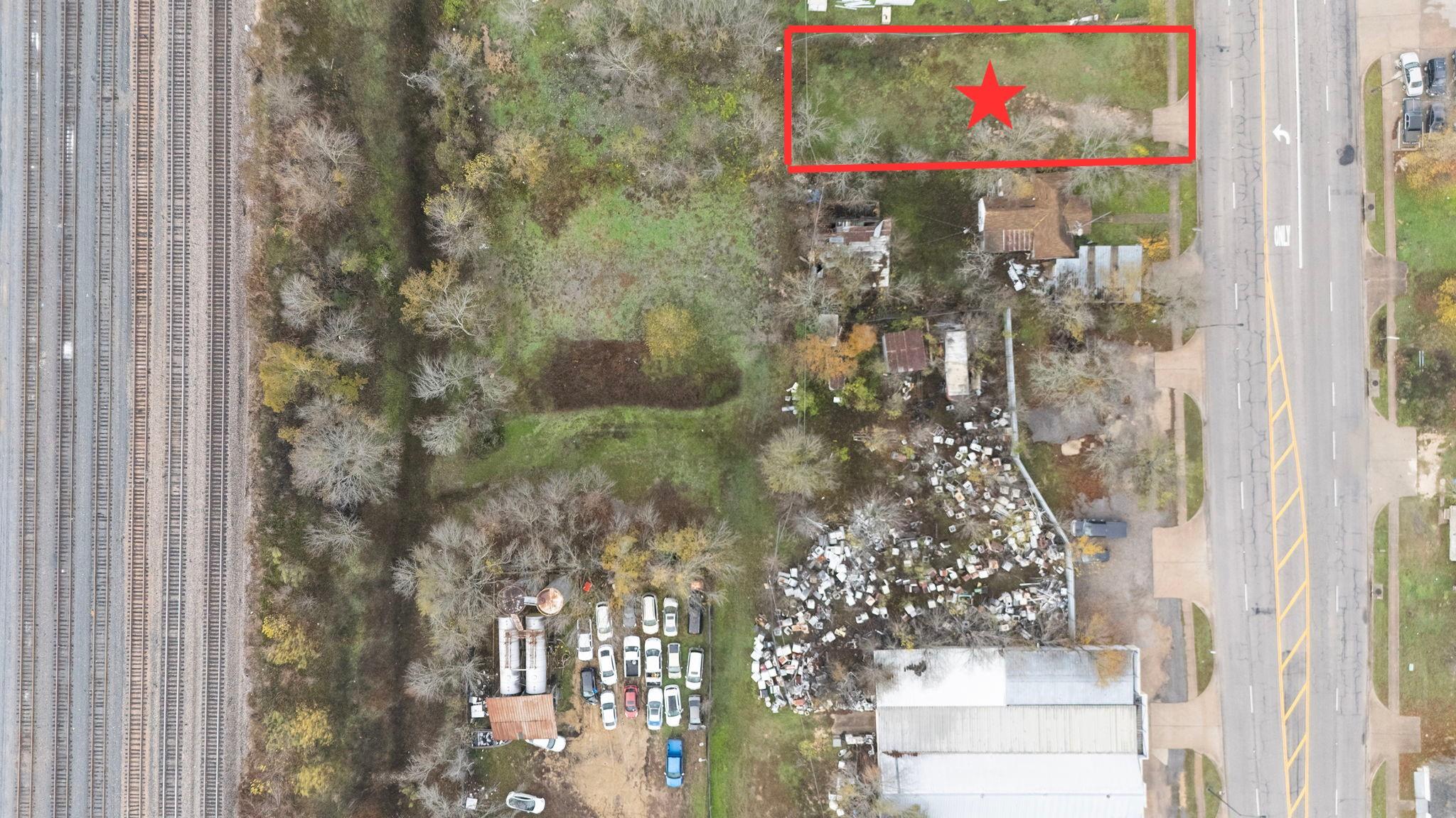 921 W 2nd St, Taylor, TX 76574