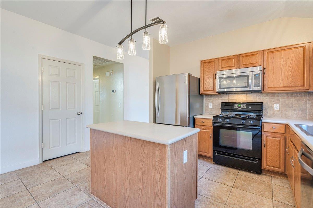 135 Soapberry, Kyle, TX 78640