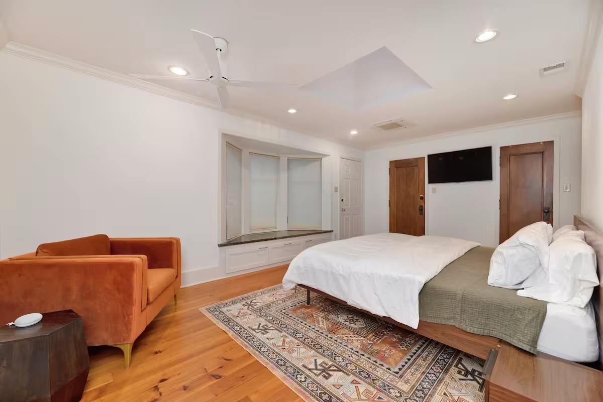 1212 Baylor St, Austin, TX 78703