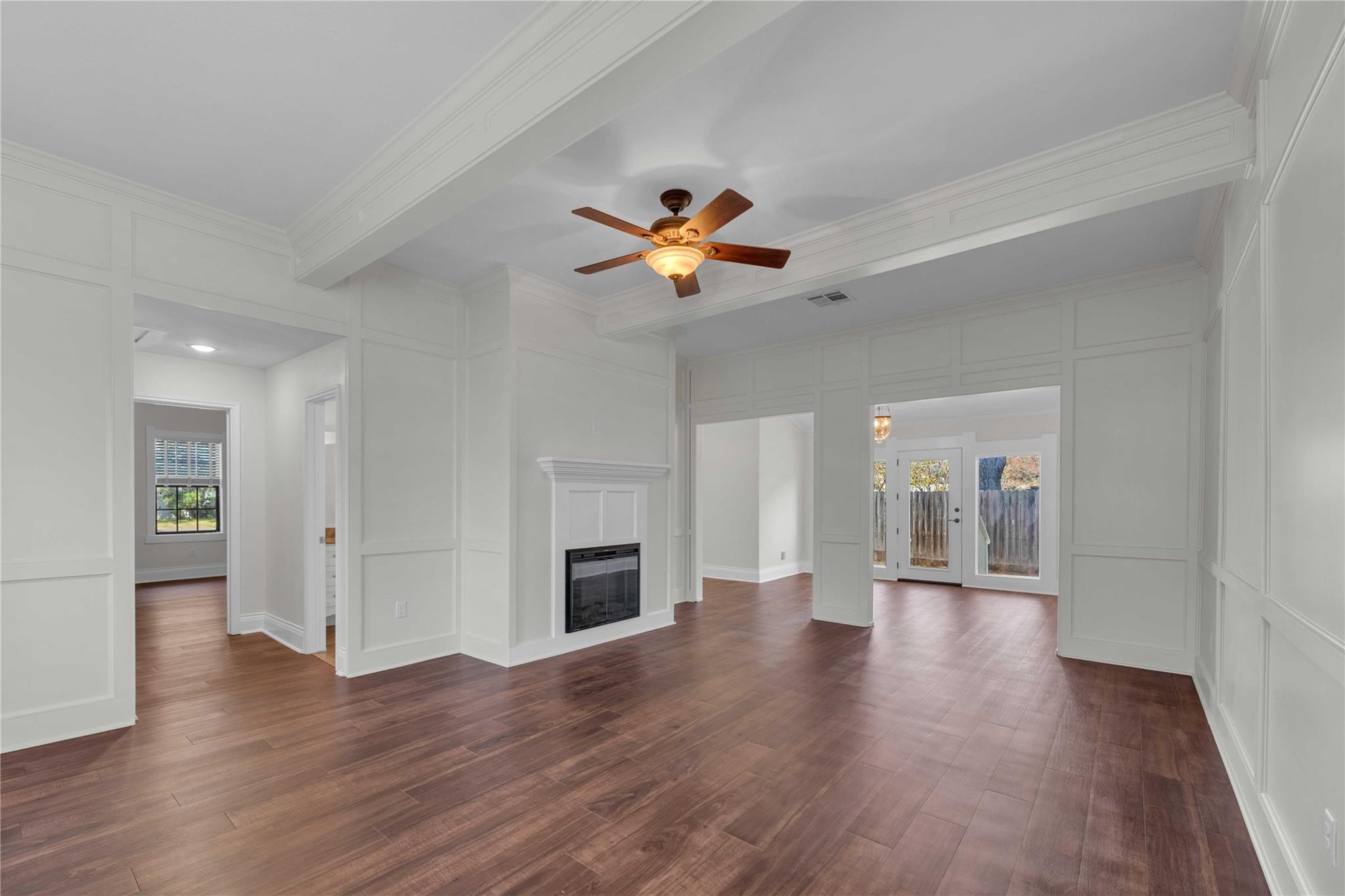 303 S Franklin St, La Grange, TX 78945