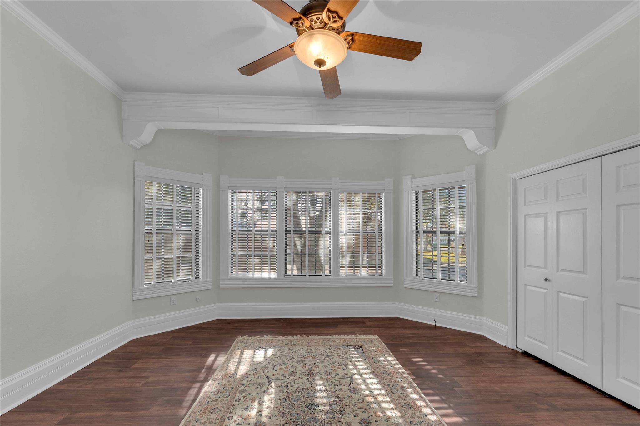 303 S Franklin St, La Grange, TX 78945