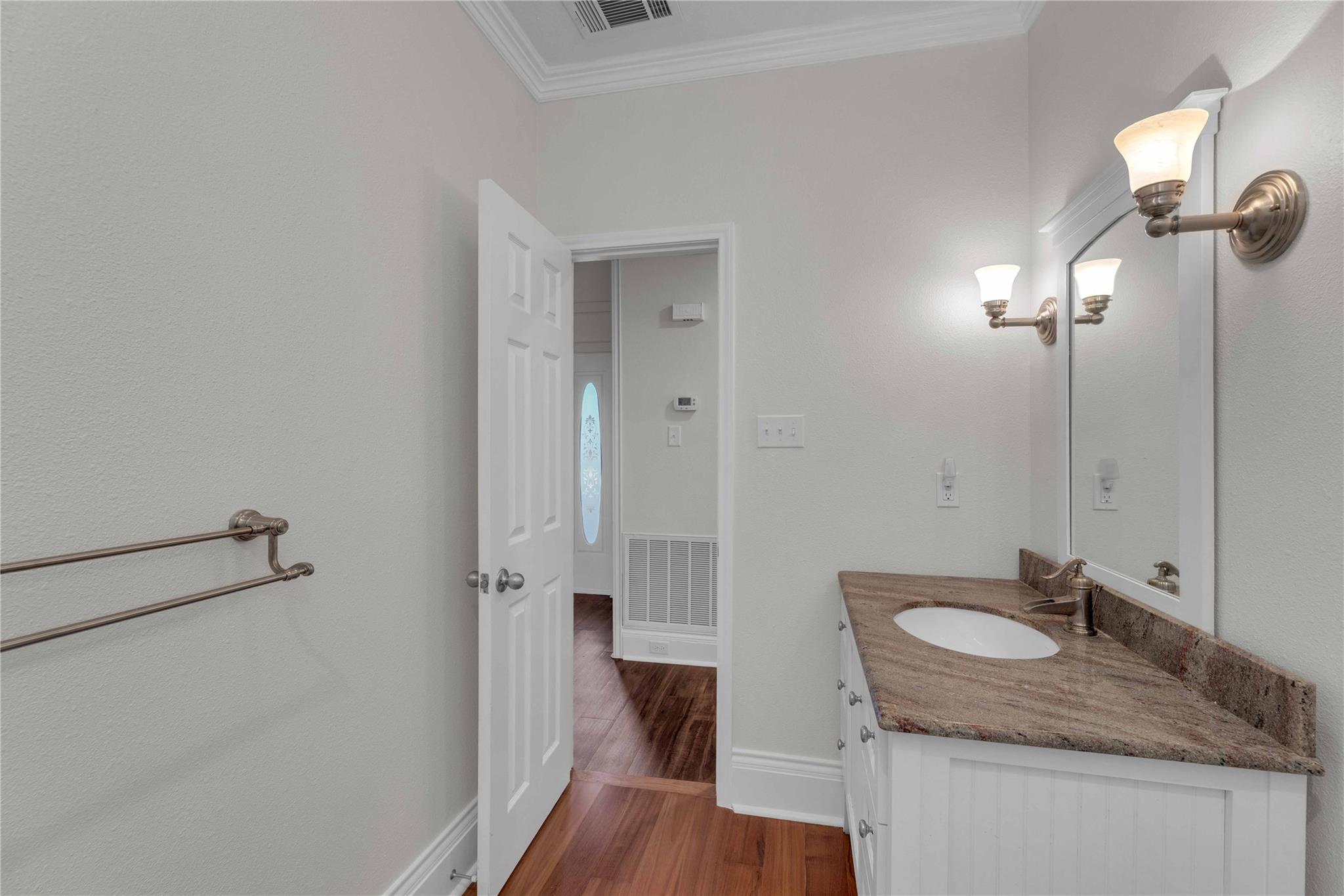 303 S Franklin St, La Grange, TX 78945