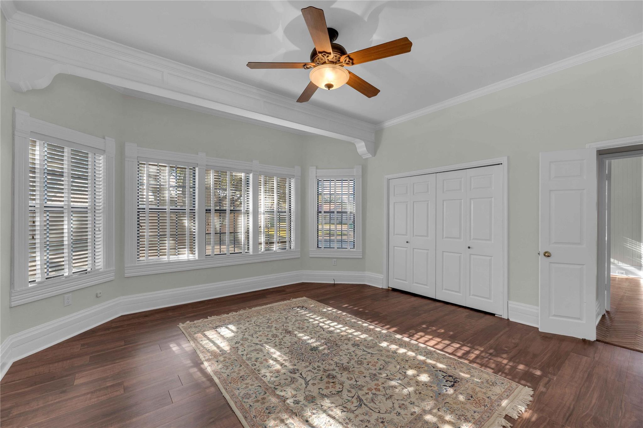 303 S Franklin St, La Grange, TX 78945