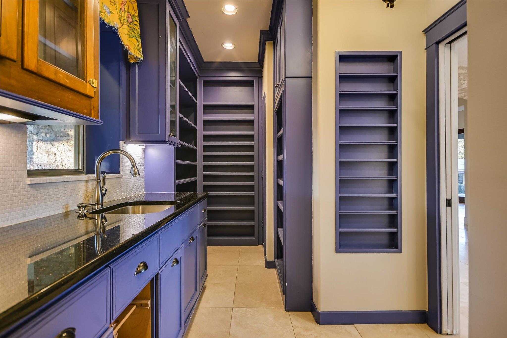 1984 Divide Pass, Blanco, TX 78606