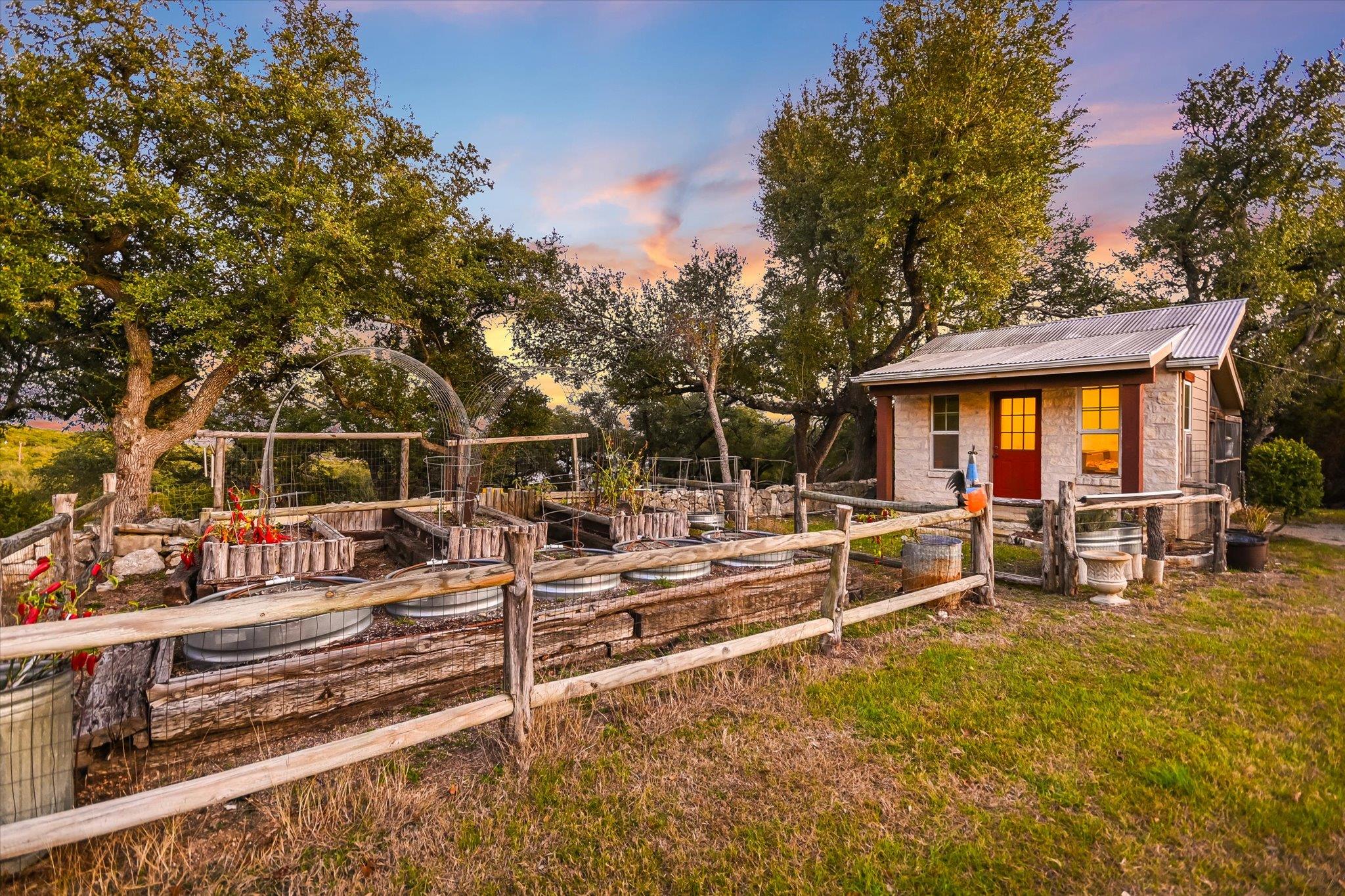 1984 Divide Pass, Blanco, TX 78606