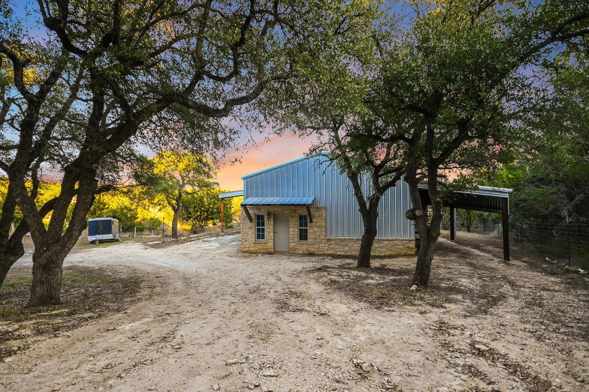 1984 Divide Pass, Blanco, TX 78606