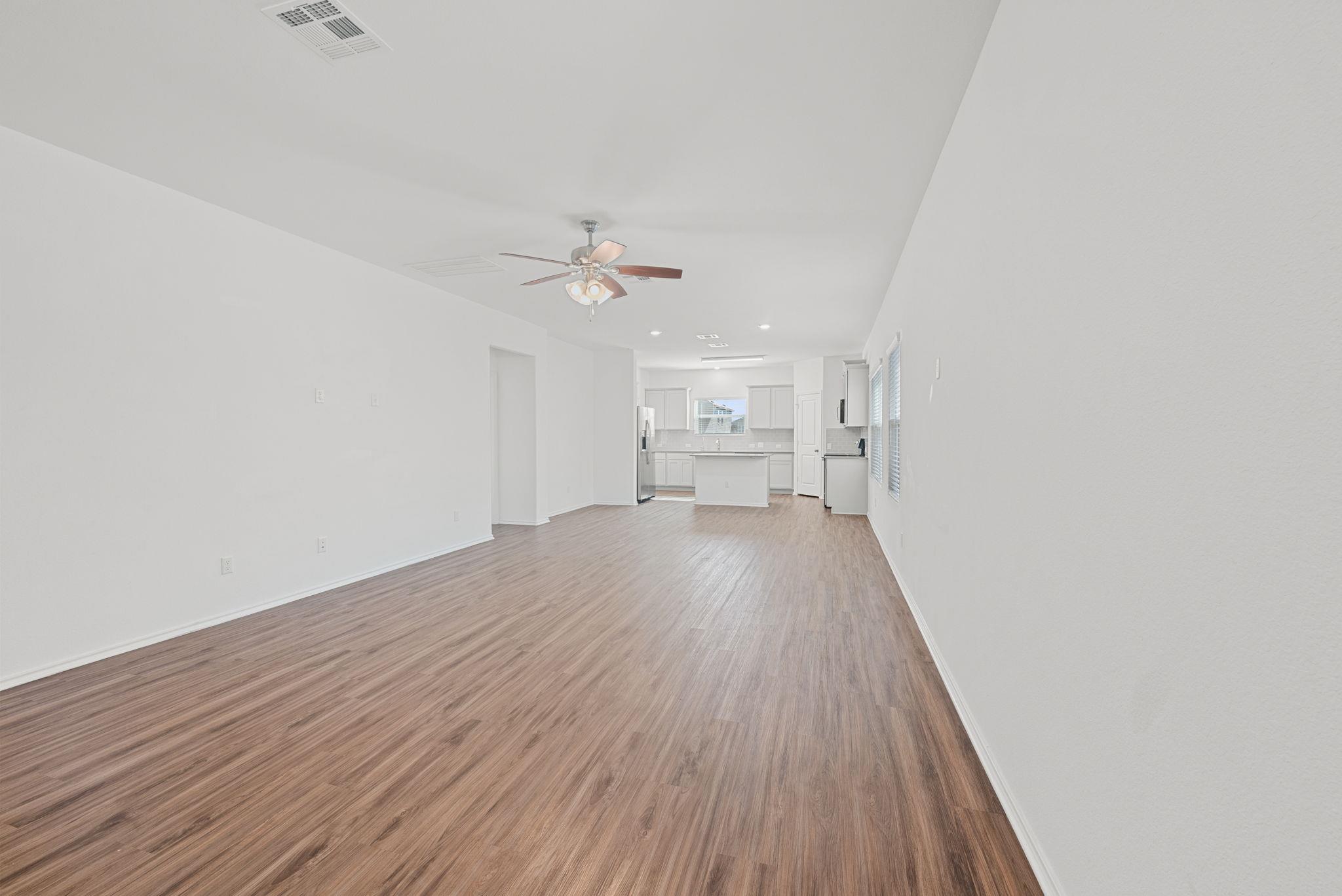 120 Josey Wales Dr, Jarrell, TX 76537