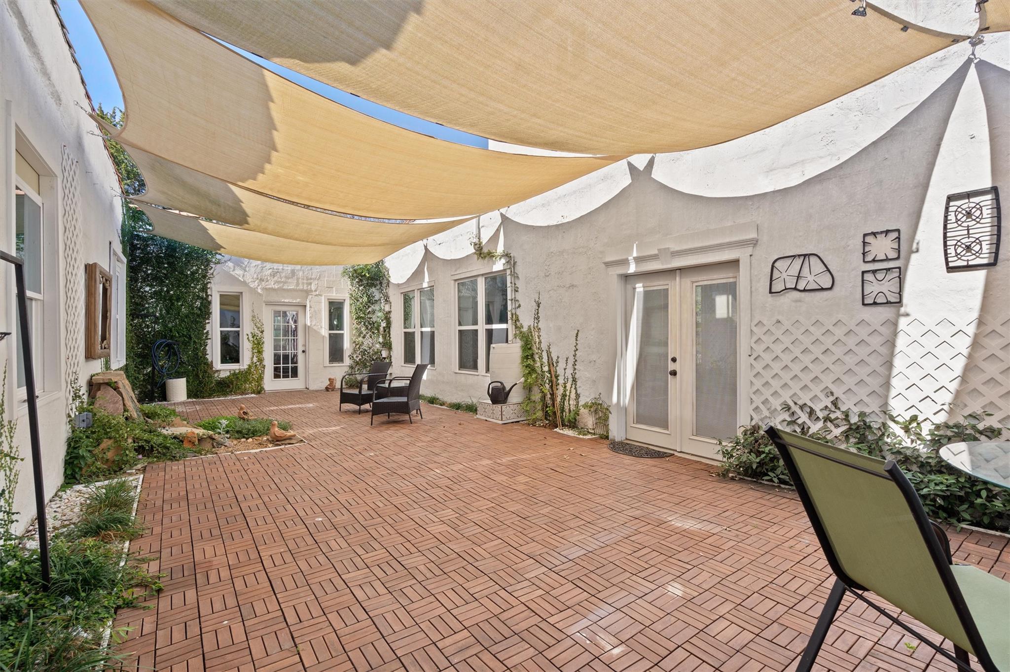 4992 Fm 1624, Lexington, TX 78947