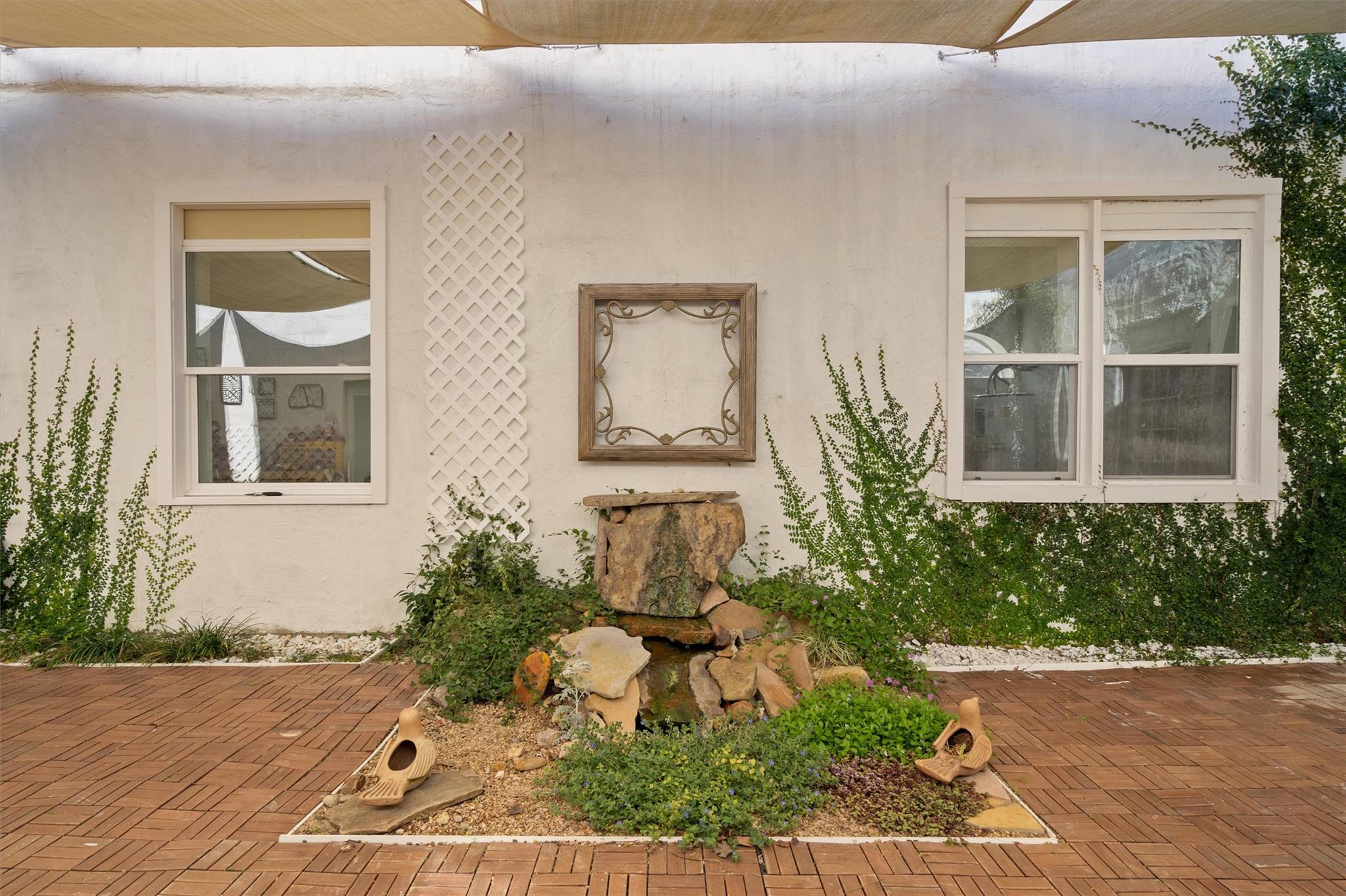 4992 Fm 1624, Lexington, TX 78947