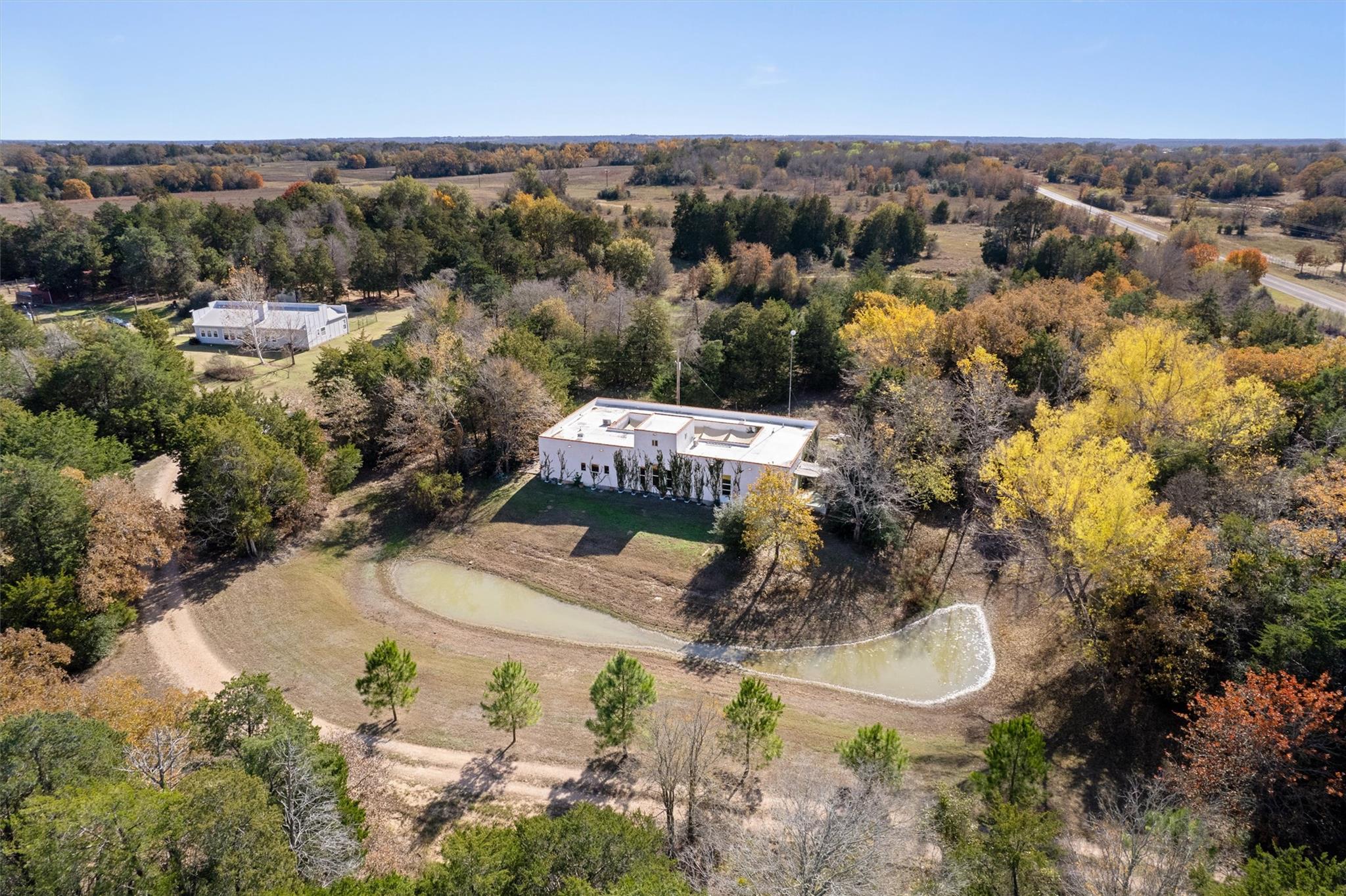 4992 Fm 1624, Lexington, TX 78947