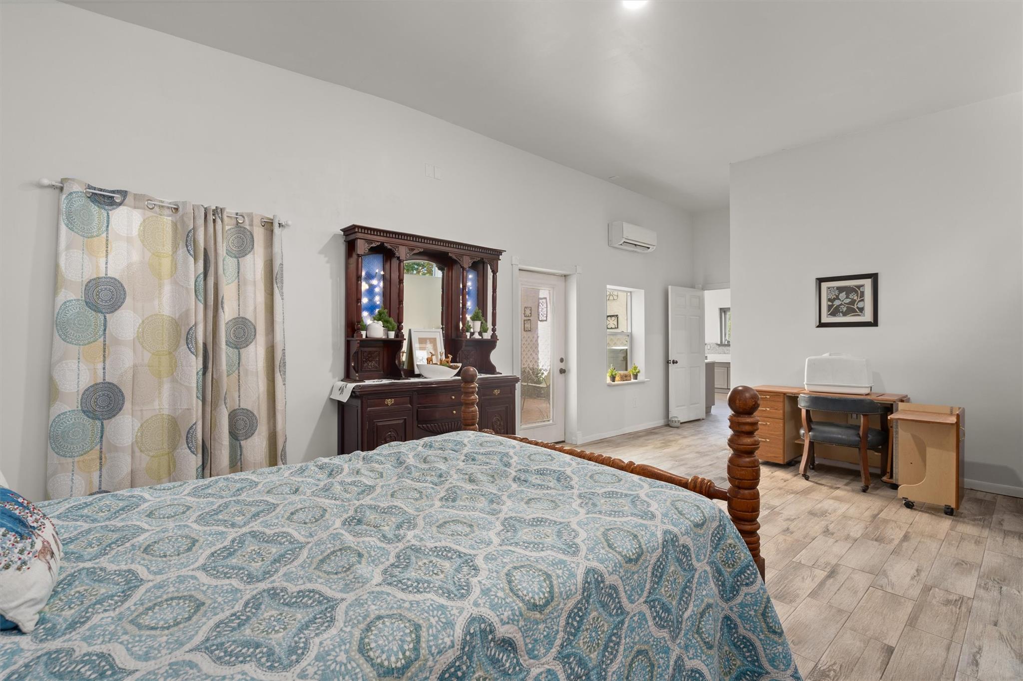 4992 Fm 1624, Lexington, TX 78947