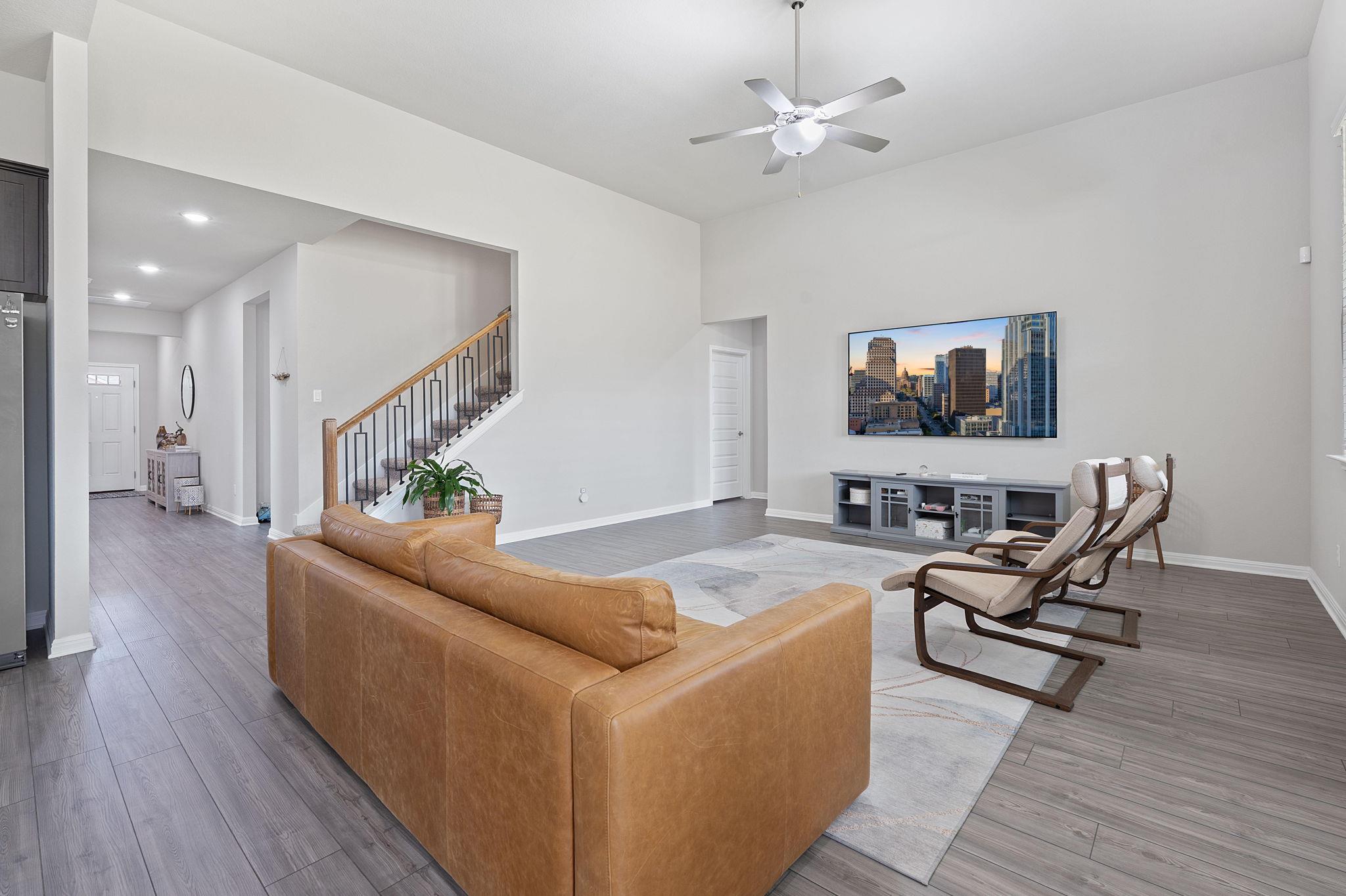 571 Sue Peaks Loop, Dripping Springs, TX 78620