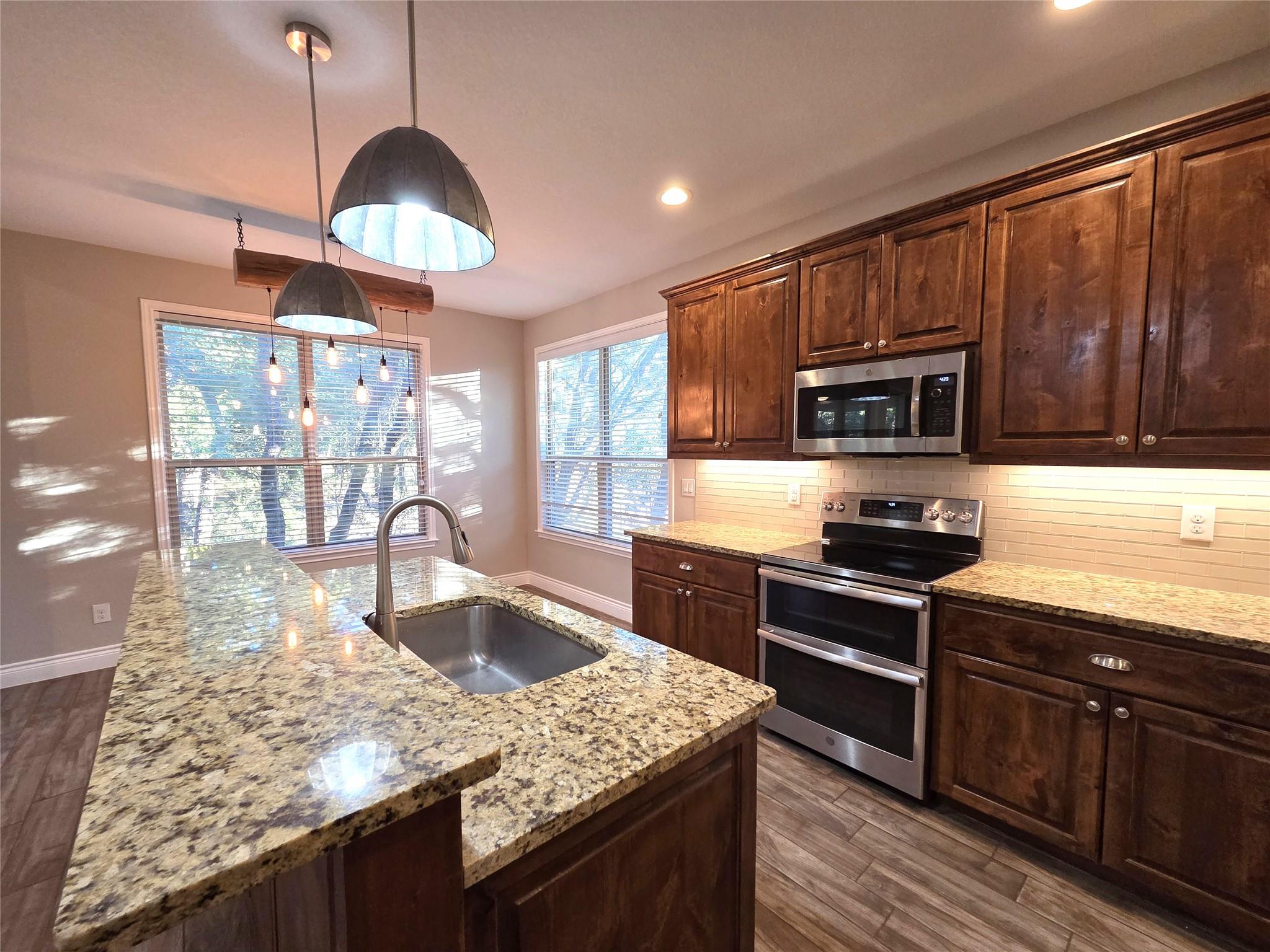 131 Flint Cir, Canyon Lake, TX 78133