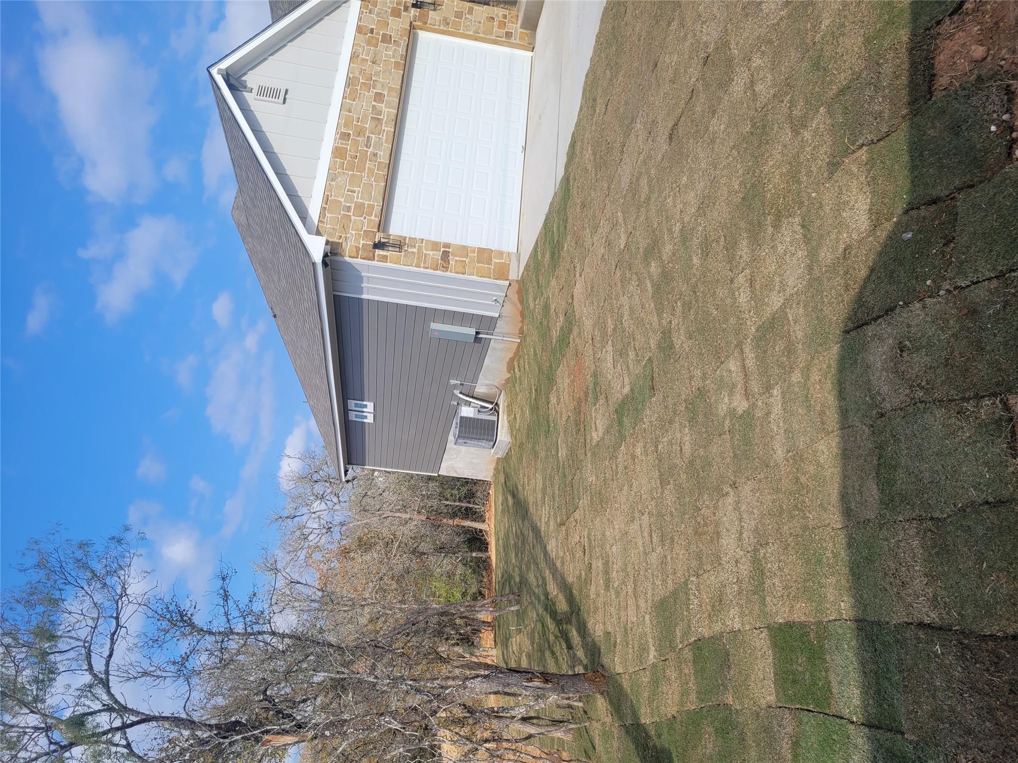 185 Nuuanu Ln, Bastrop, TX 78602