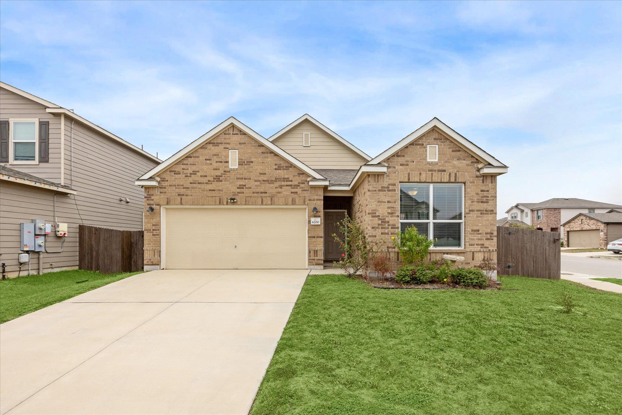 6200 Albany Sleigh Dr, Del Valle, TX 78617