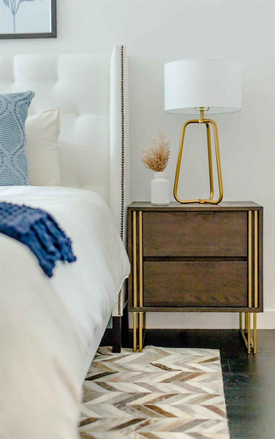 800 Embassy Dr # 411, Austin, TX 78702