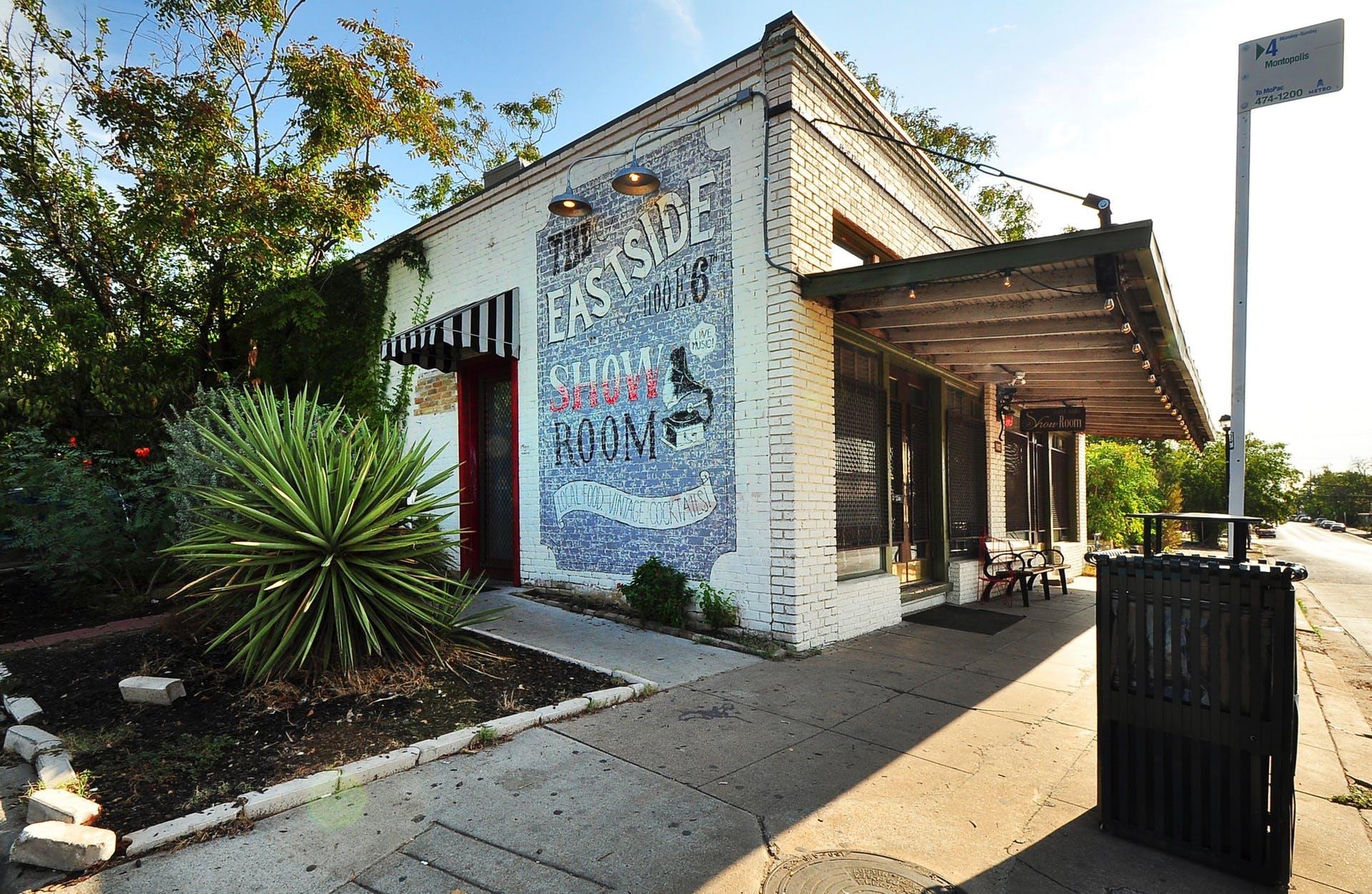 800 Embassy Dr # 411, Austin, TX 78702