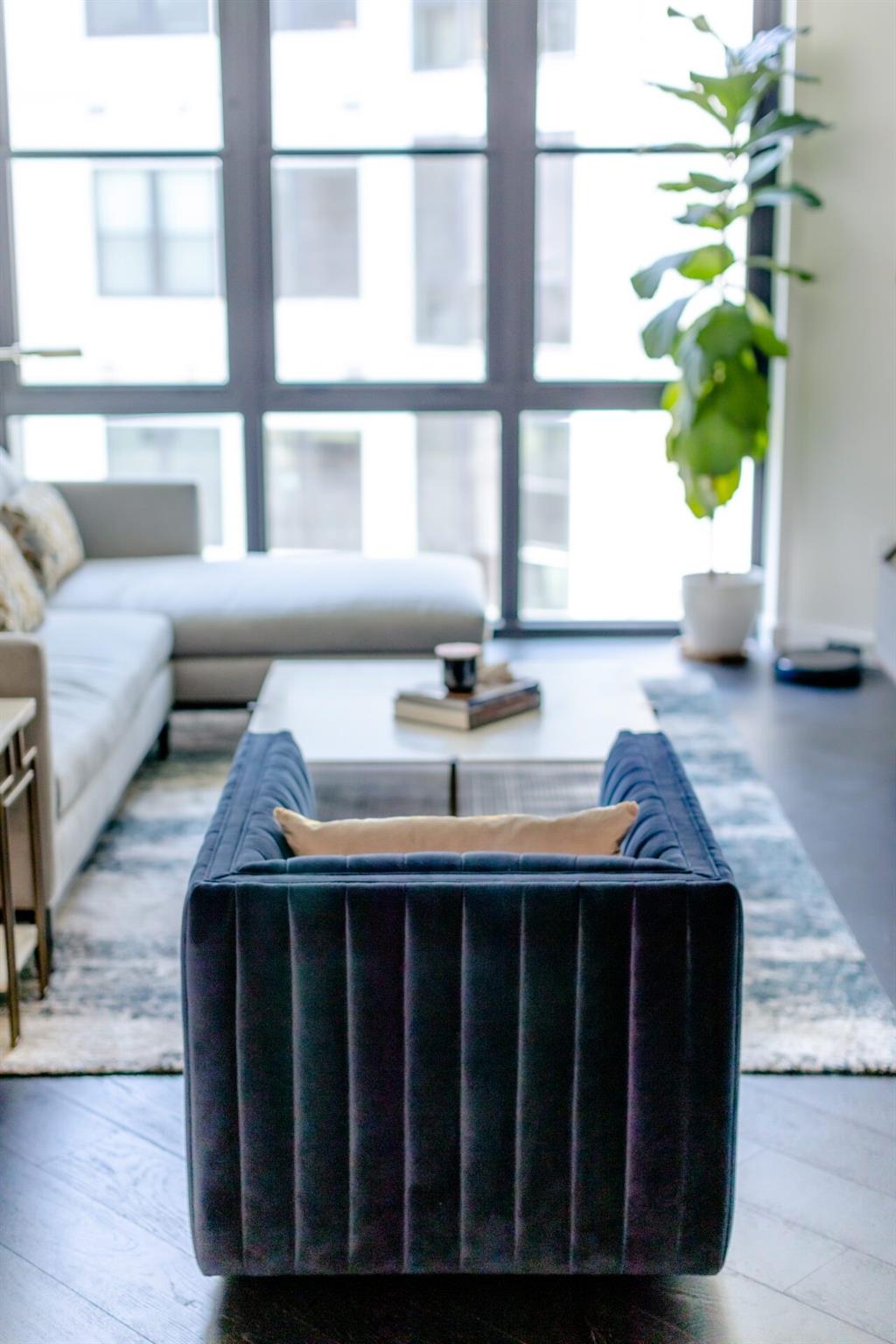 800 Embassy Dr # 411, Austin, TX 78702