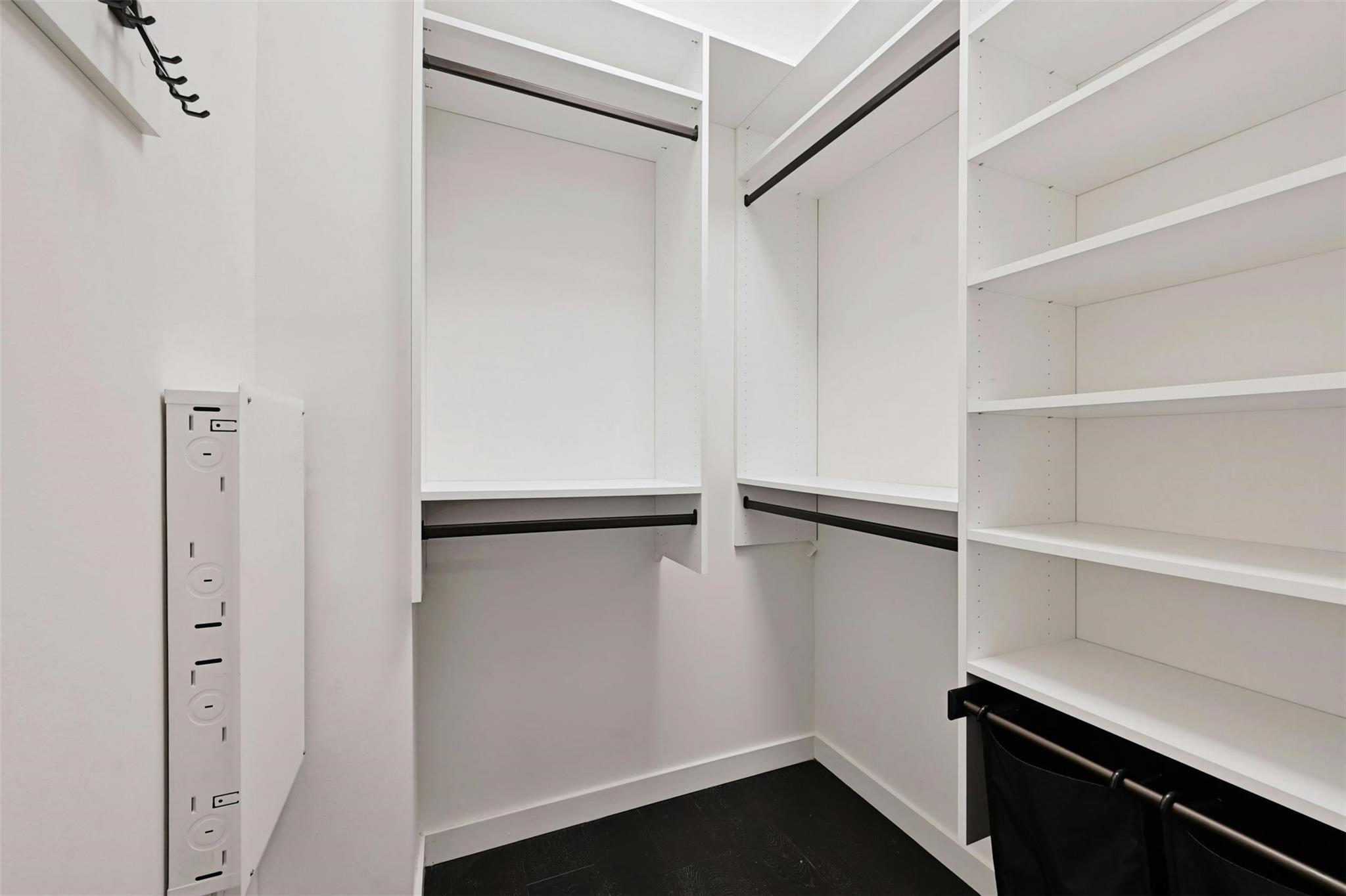 800 Embassy Dr # 411, Austin, TX 78702