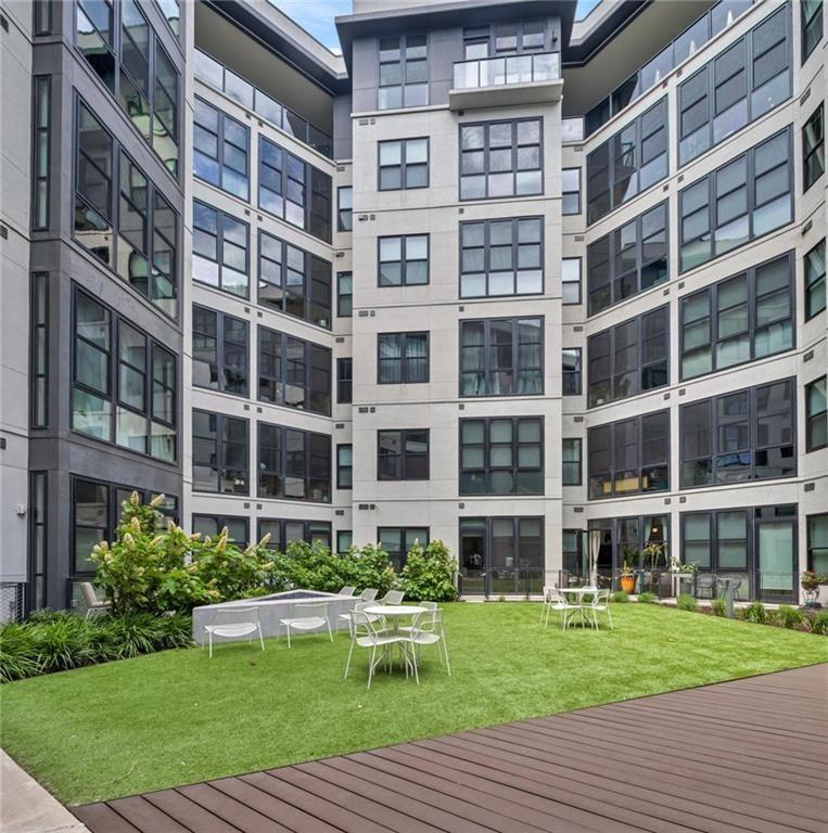 800 Embassy Dr # 411, Austin, TX 78702