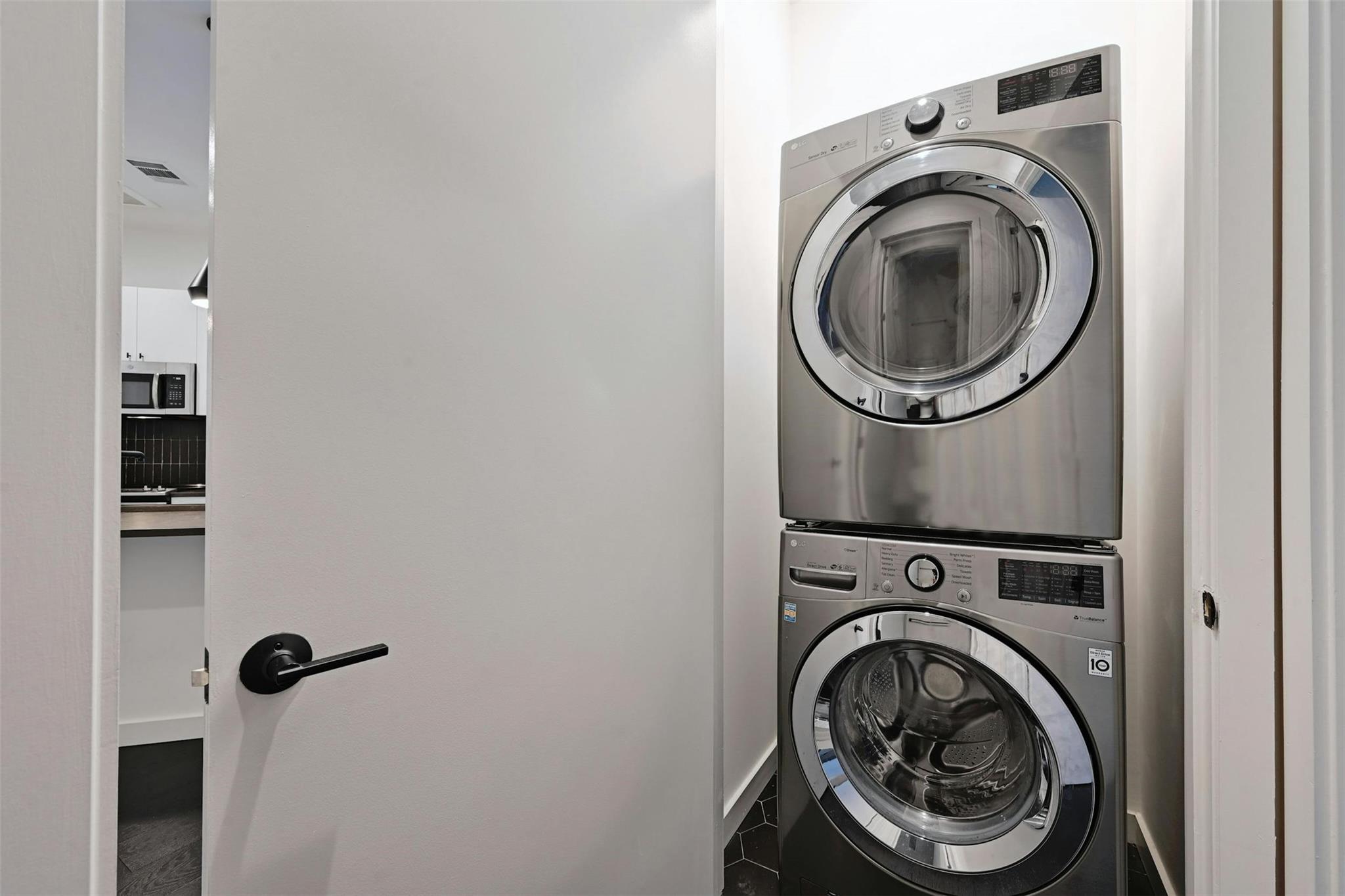 800 Embassy Dr # 411, Austin, TX 78702