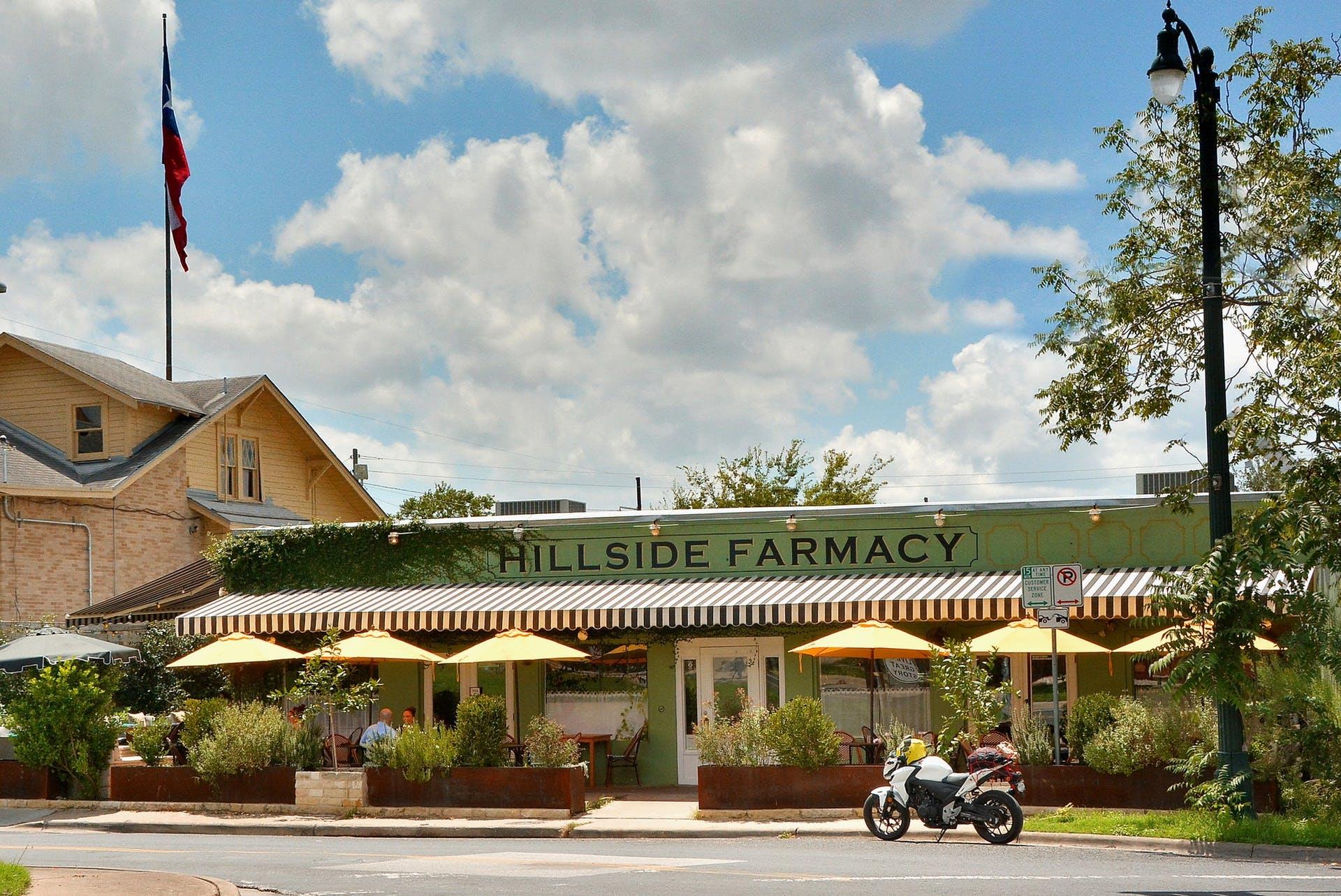 800 Embassy Dr # 411, Austin, TX 78702