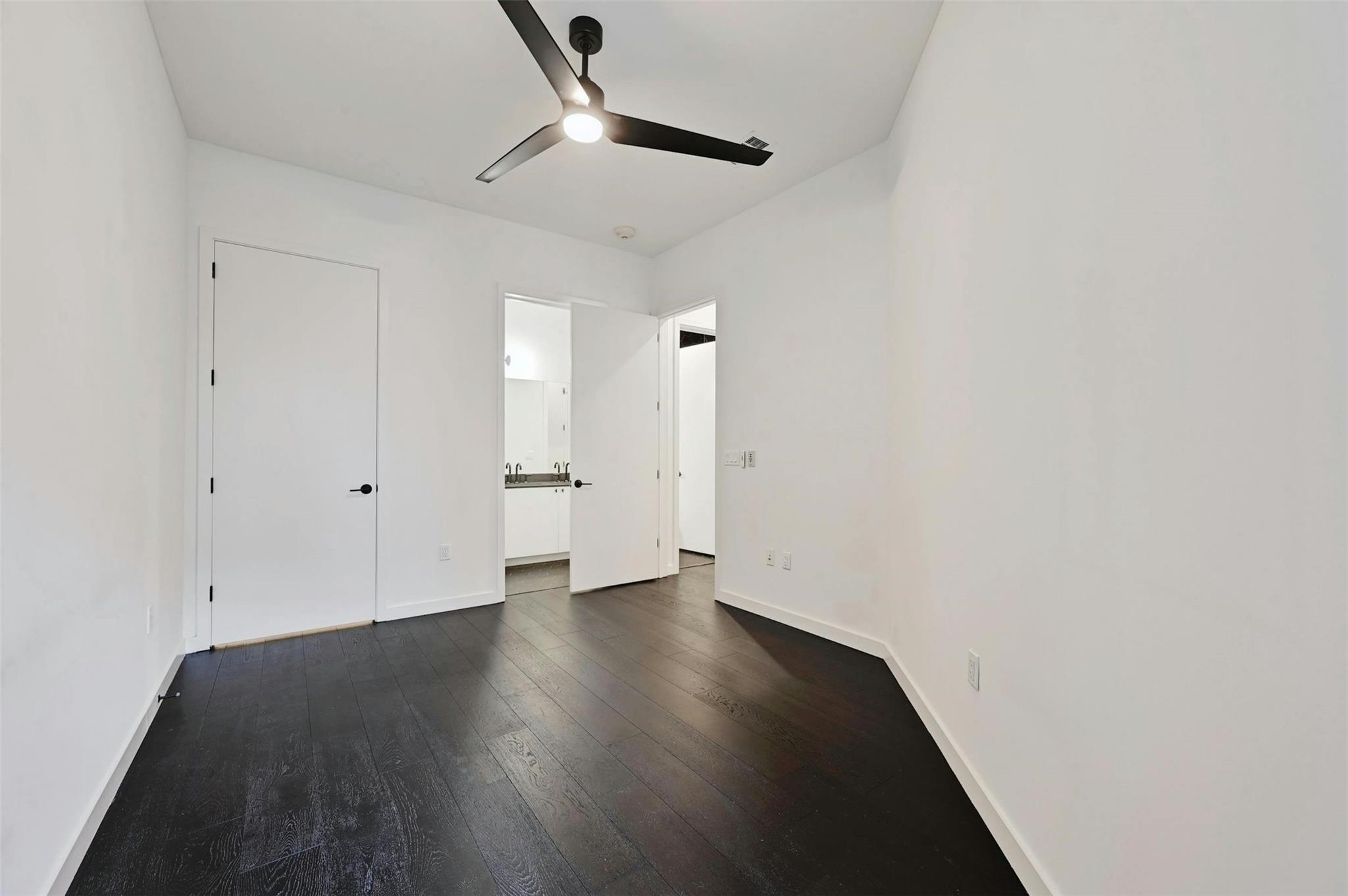 800 Embassy Dr # 411, Austin, TX 78702