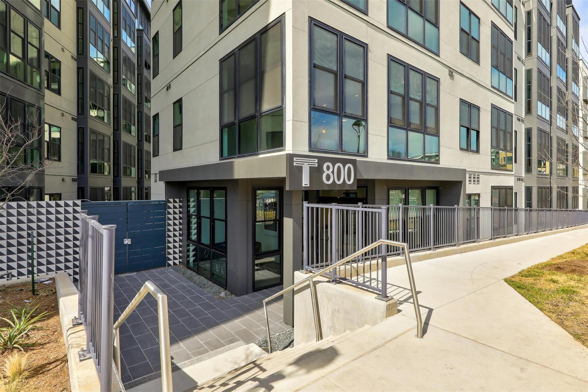 800 Embassy Dr # 411, Austin, TX 78702