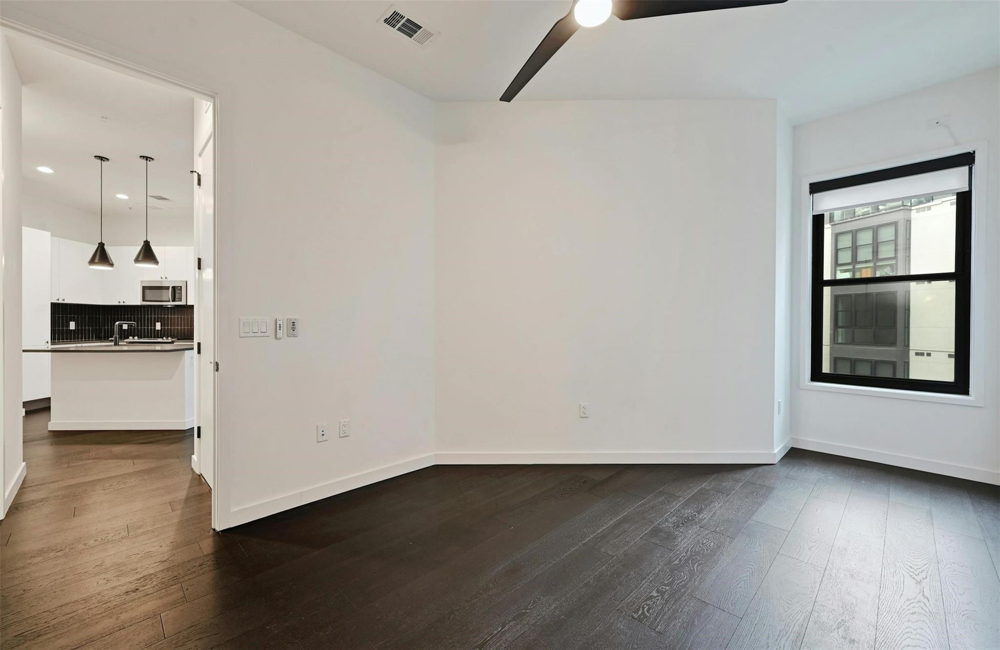 800 Embassy Dr # 411, Austin, TX 78702