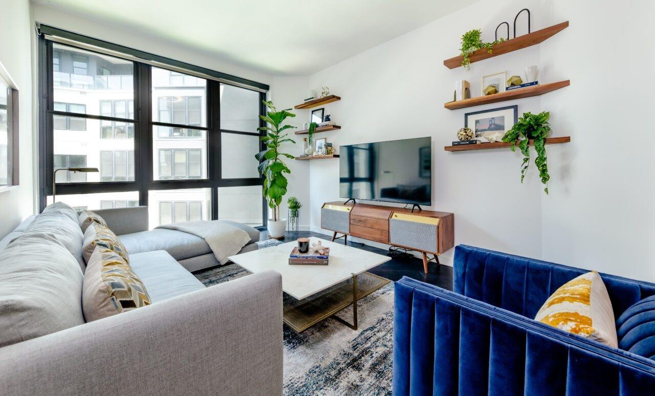 800 Embassy Dr # 411, Austin, TX 78702