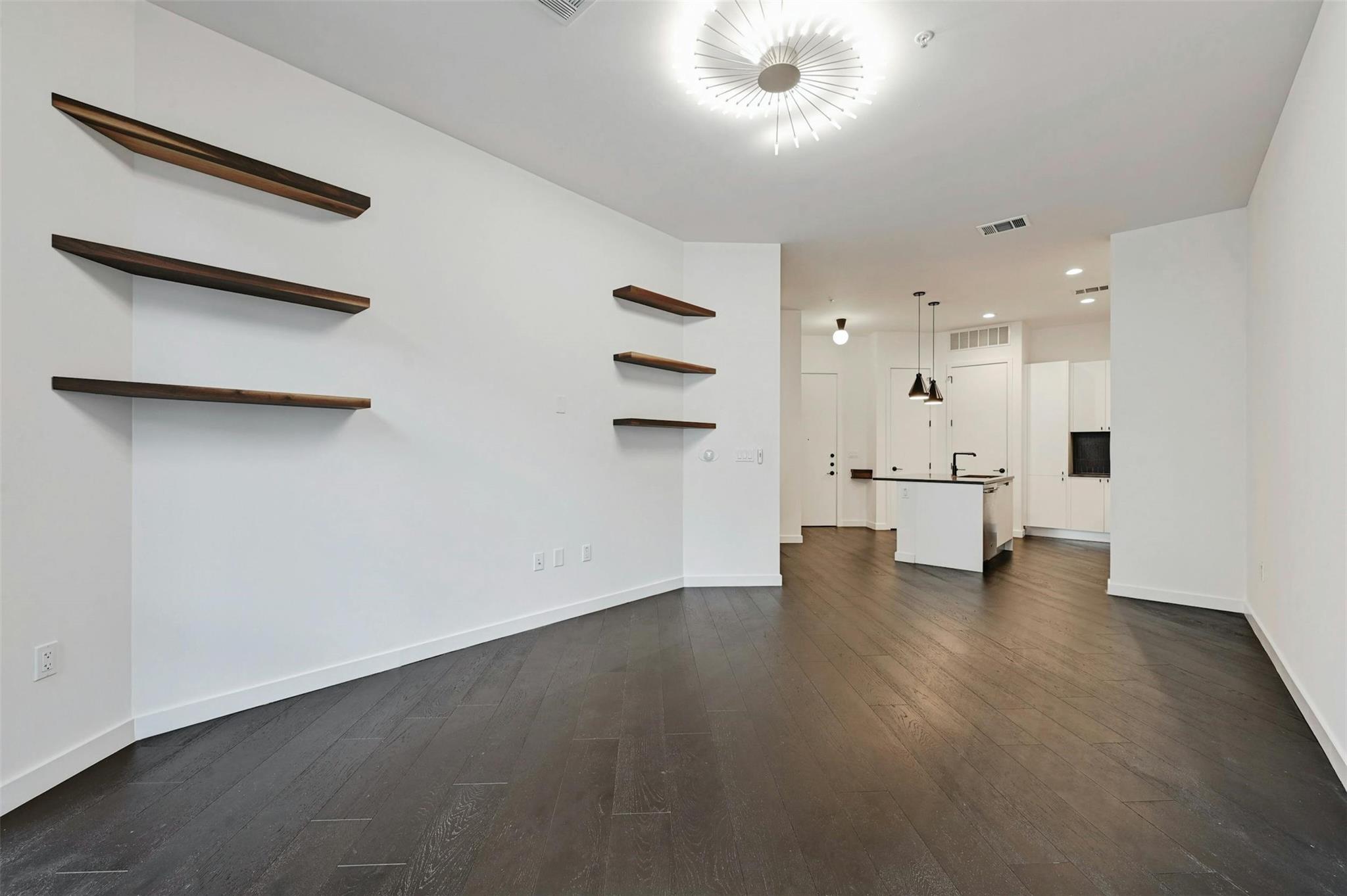 800 Embassy Dr # 411, Austin, TX 78702