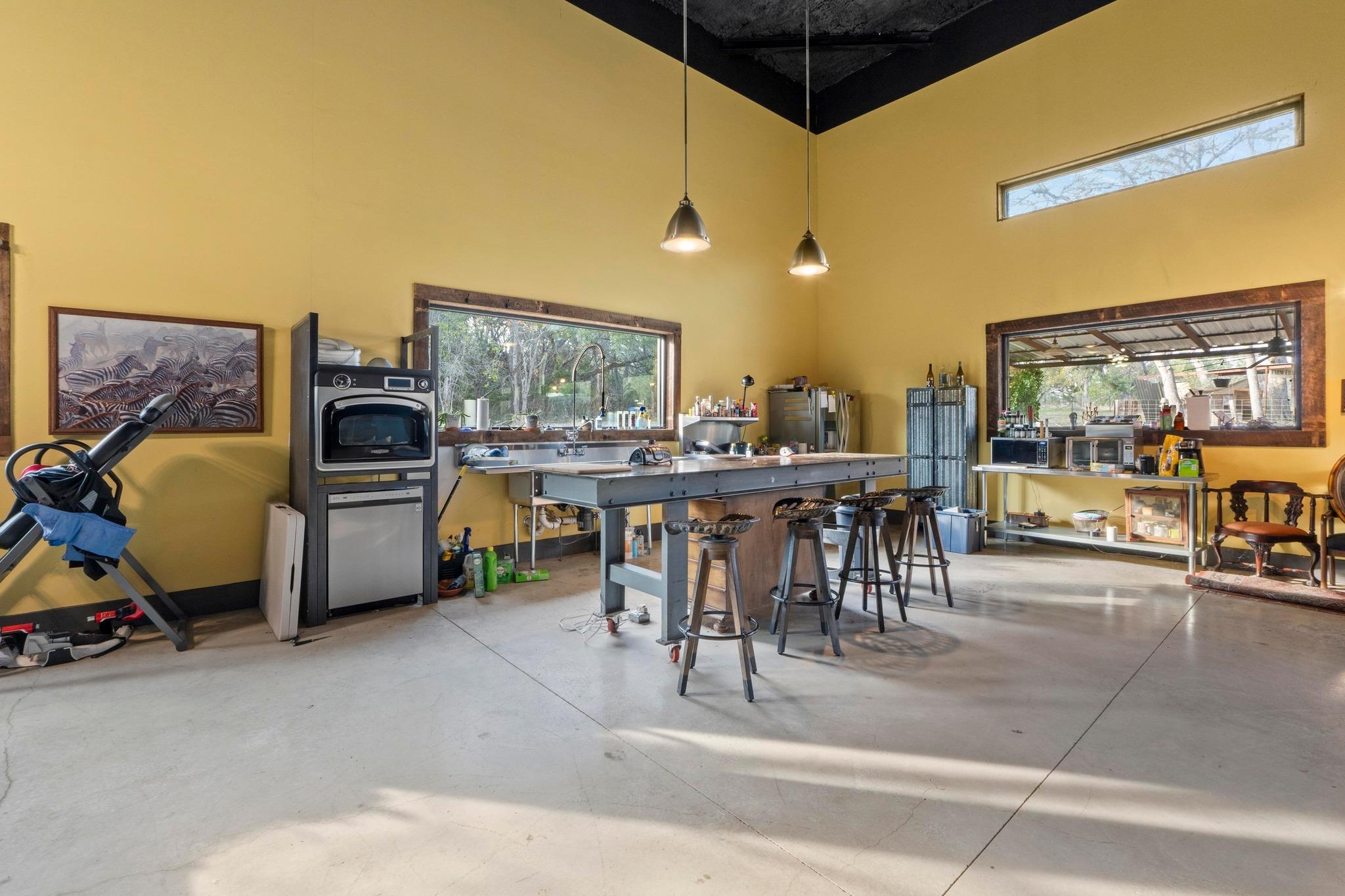 12302 Bethel Church Rd, Manchaca, TX 78652